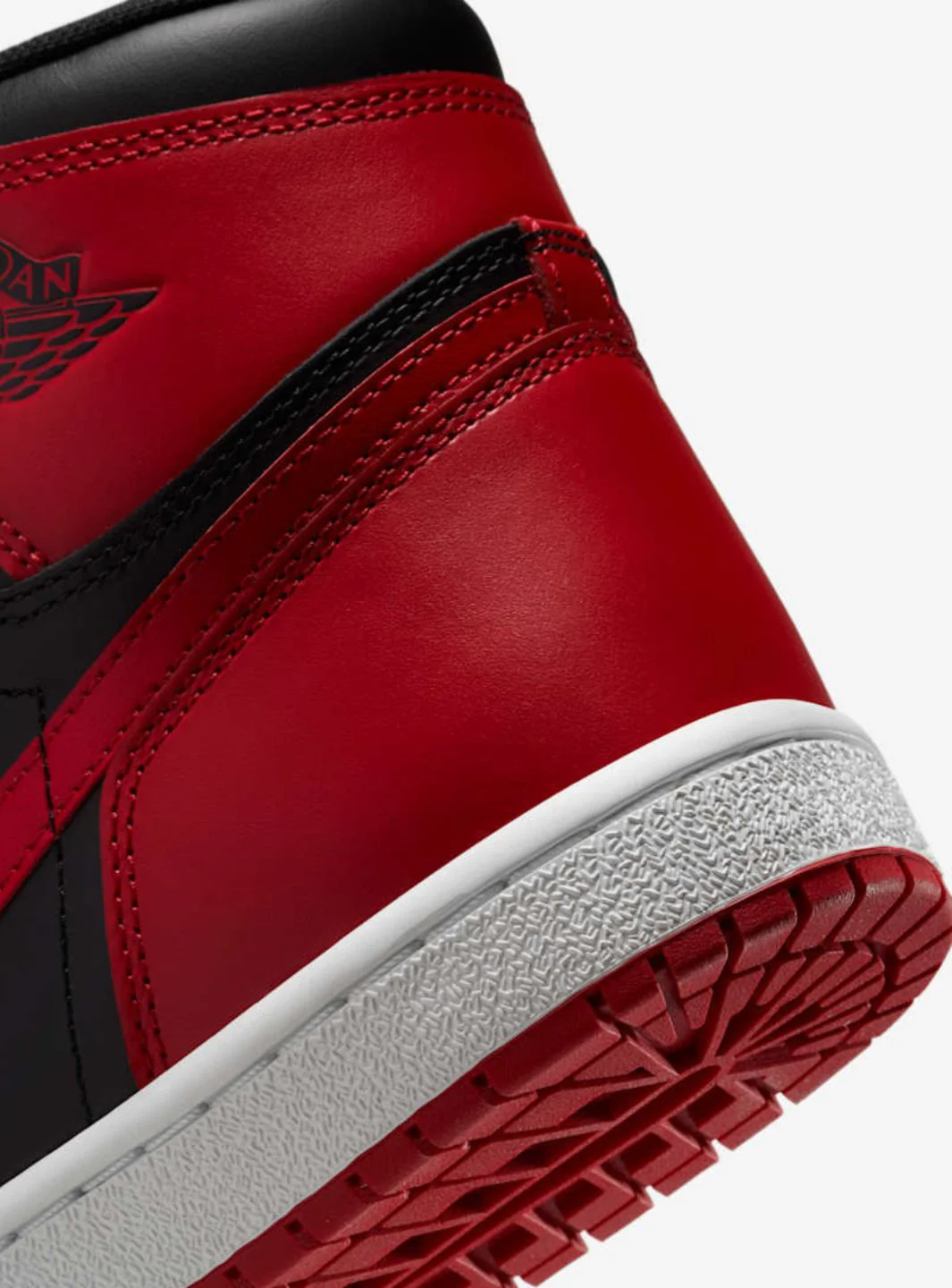 Air Jordan 1 Retro High '85 OG Bred (2025) - Image 5
