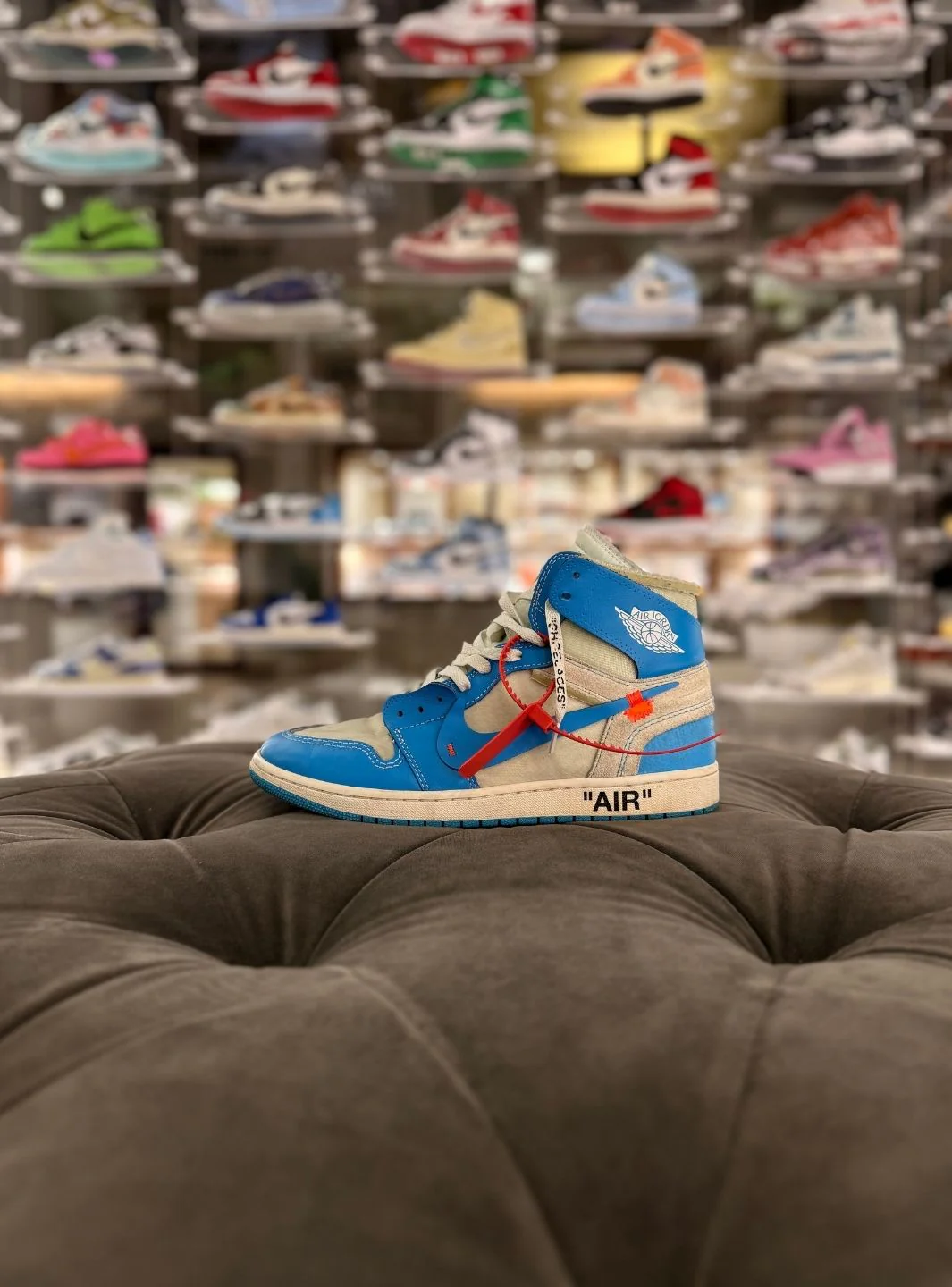 Air Jordan 1 Retro High Off-White University Blue - Usato 8.5/10