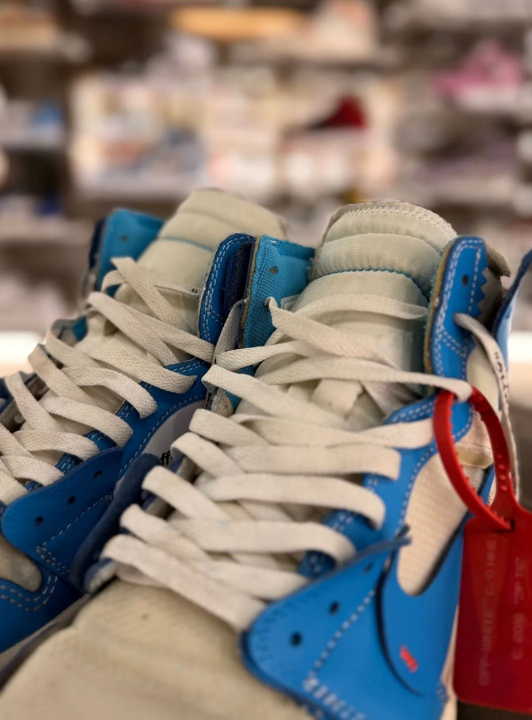 Air Jordan 1 Retro High Off-White University Blue - Usato 8.5/10 - Image 12