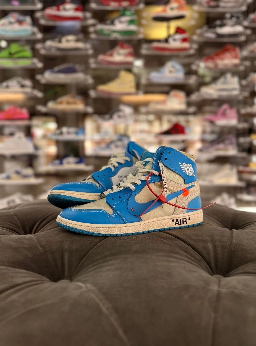 Air Jordan 1 Retro High Off-White University Blue - Usato 8.5/10 - Image 7