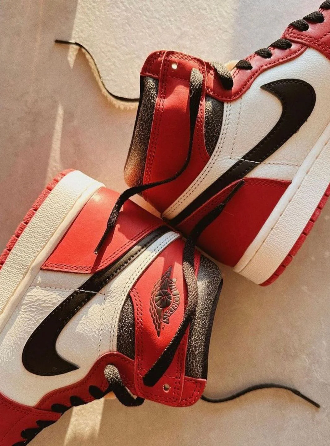 Air Jordan 1 Retro High OG Chicago Lost And Found - Image 15