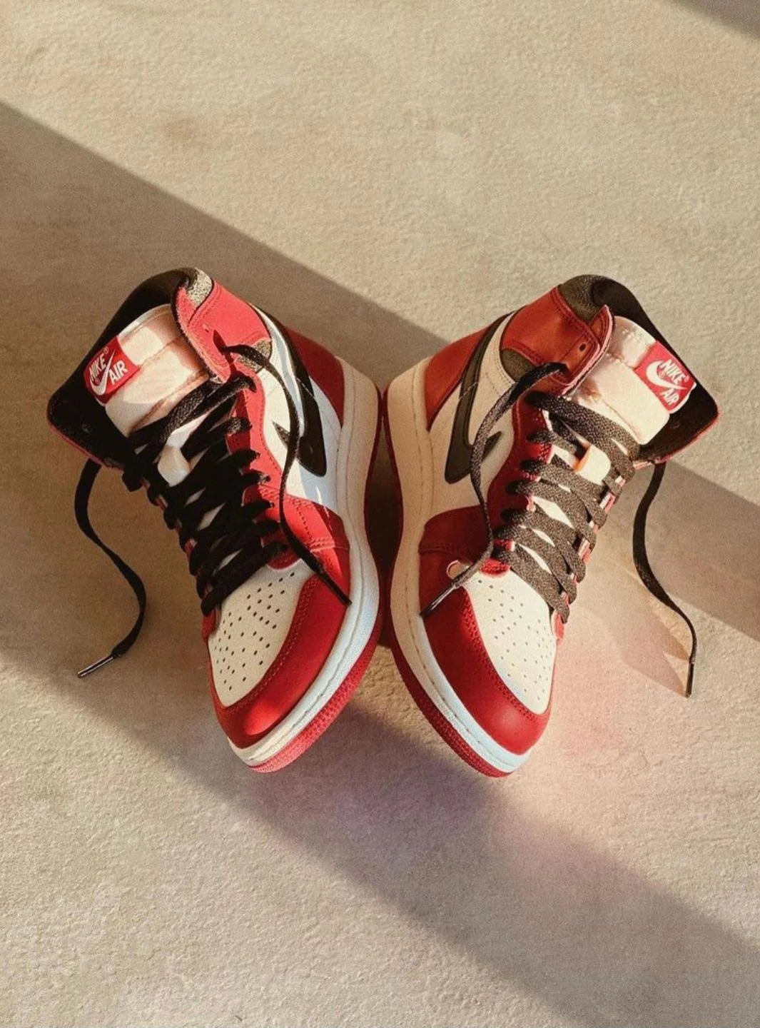 Air Jordan 1 Retro High OG Chicago Lost And Found - Image 16