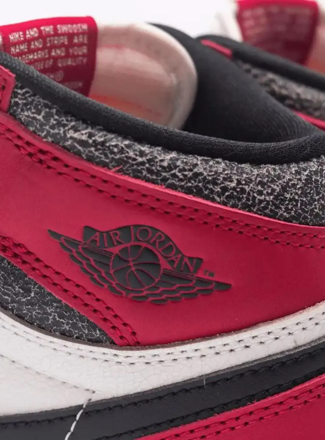 Air Jordan 1 Retro High OG Chicago Lost And Found - Image 6