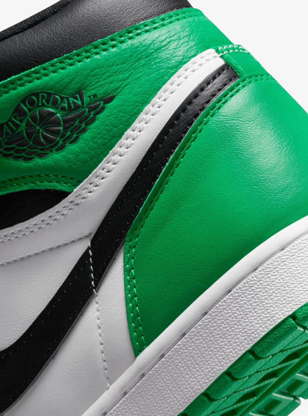 Air Jordan 1 Retro High OG Lucky Green - Image 7