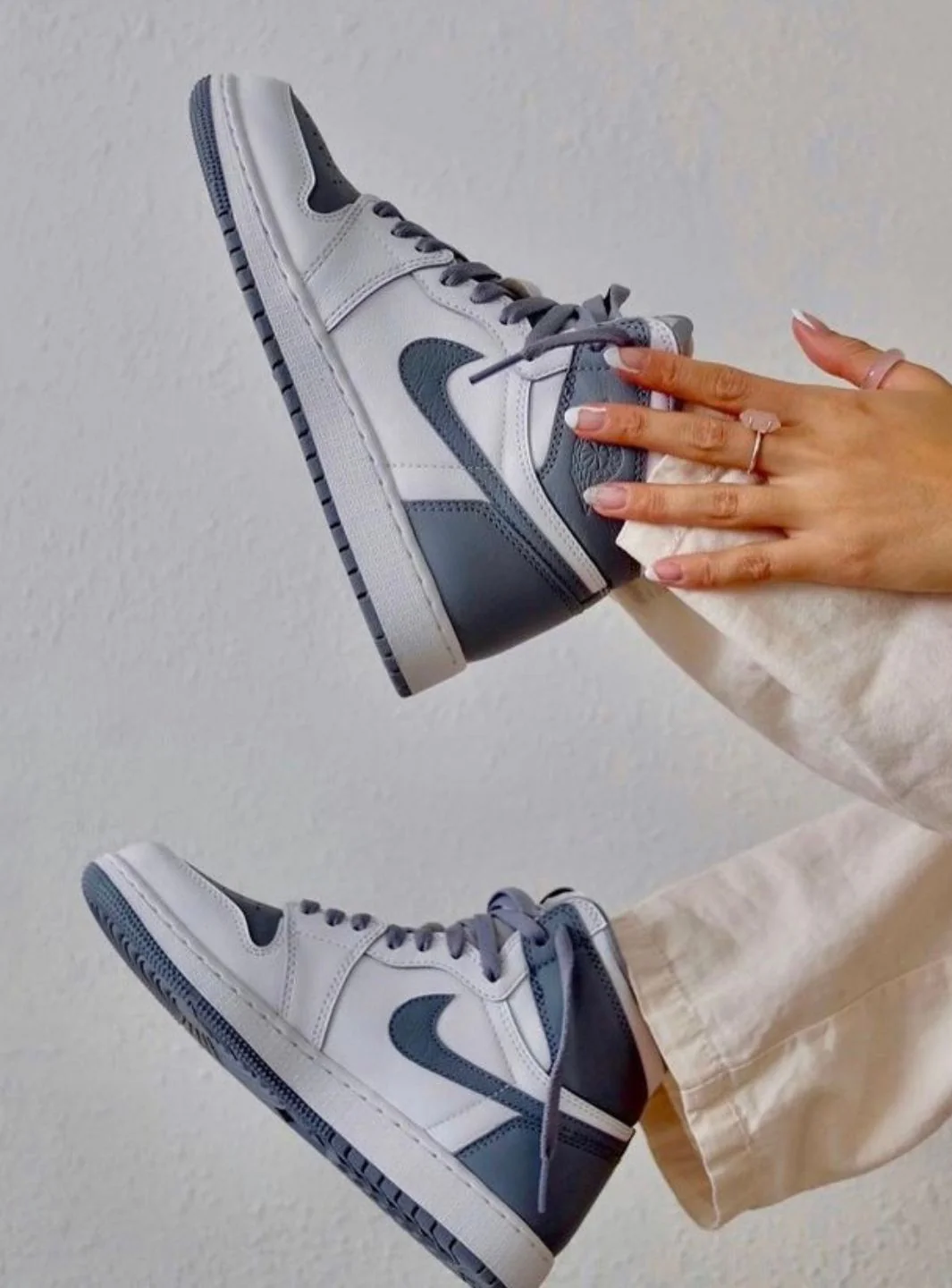 Air Jordan 1 Retro High OG Stealth - Image 10