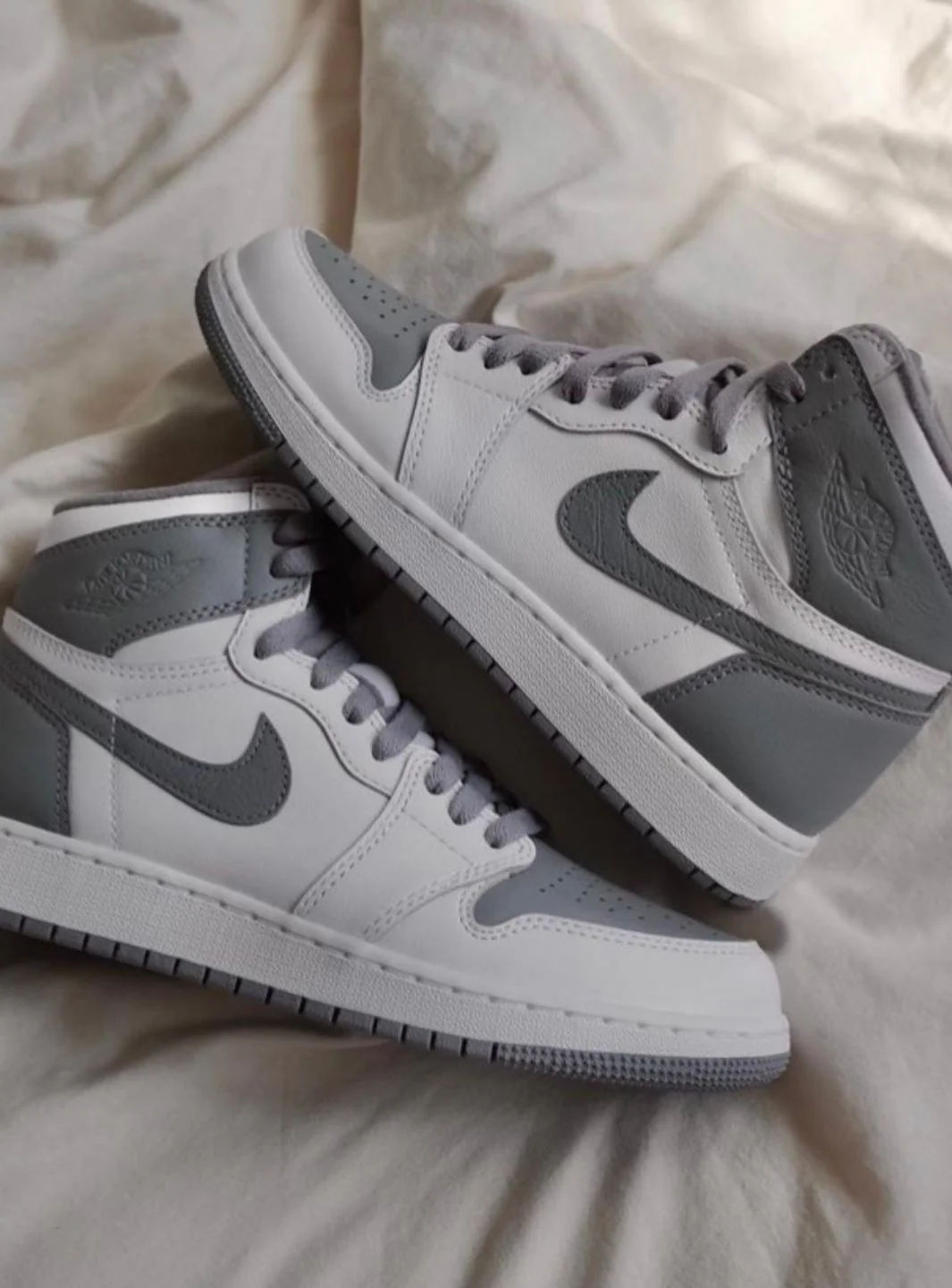 Air Jordan 1 Retro High OG Stealth - Image 7