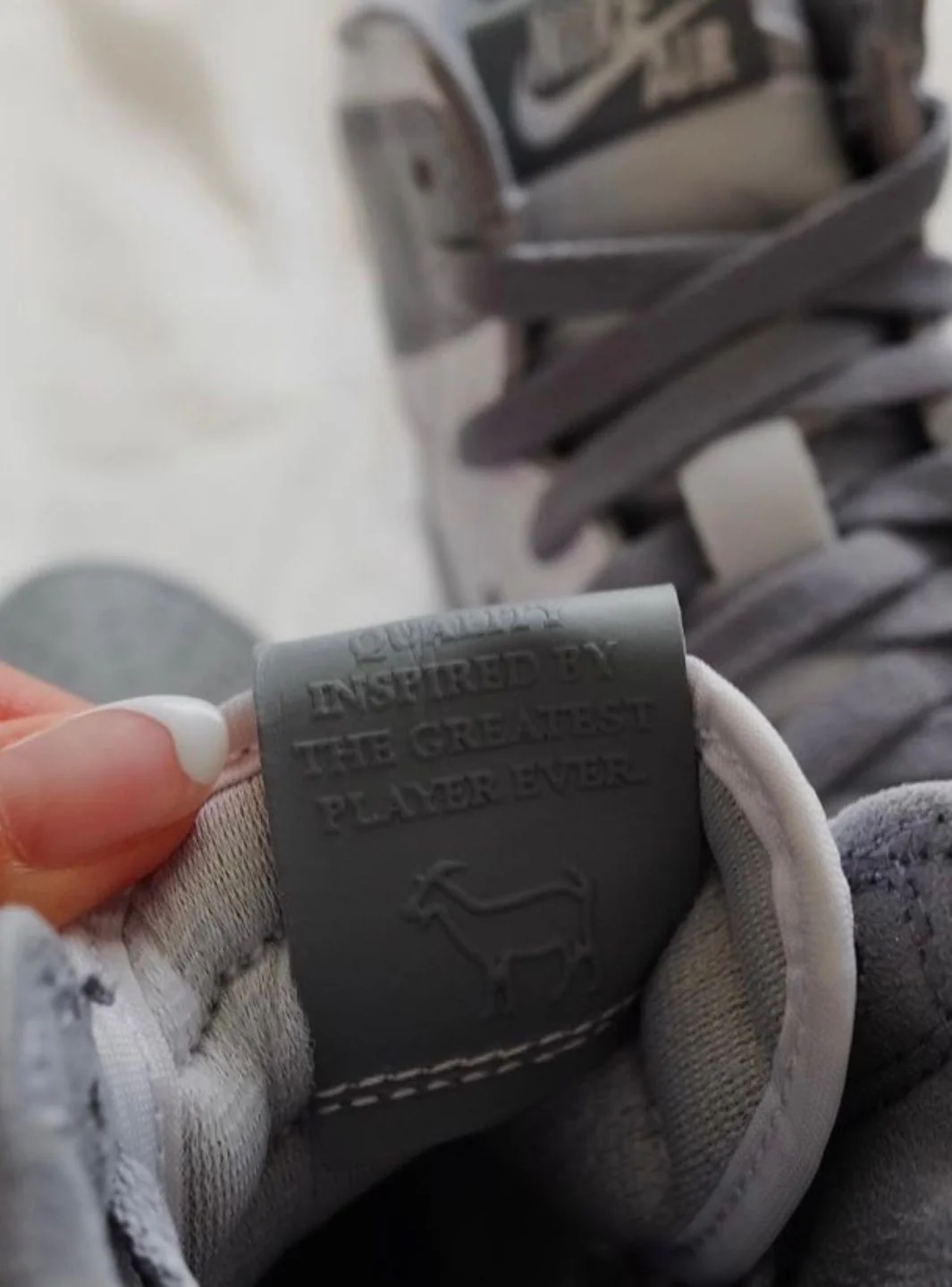Air Jordan 1 Retro High OG Stealth - Image 9
