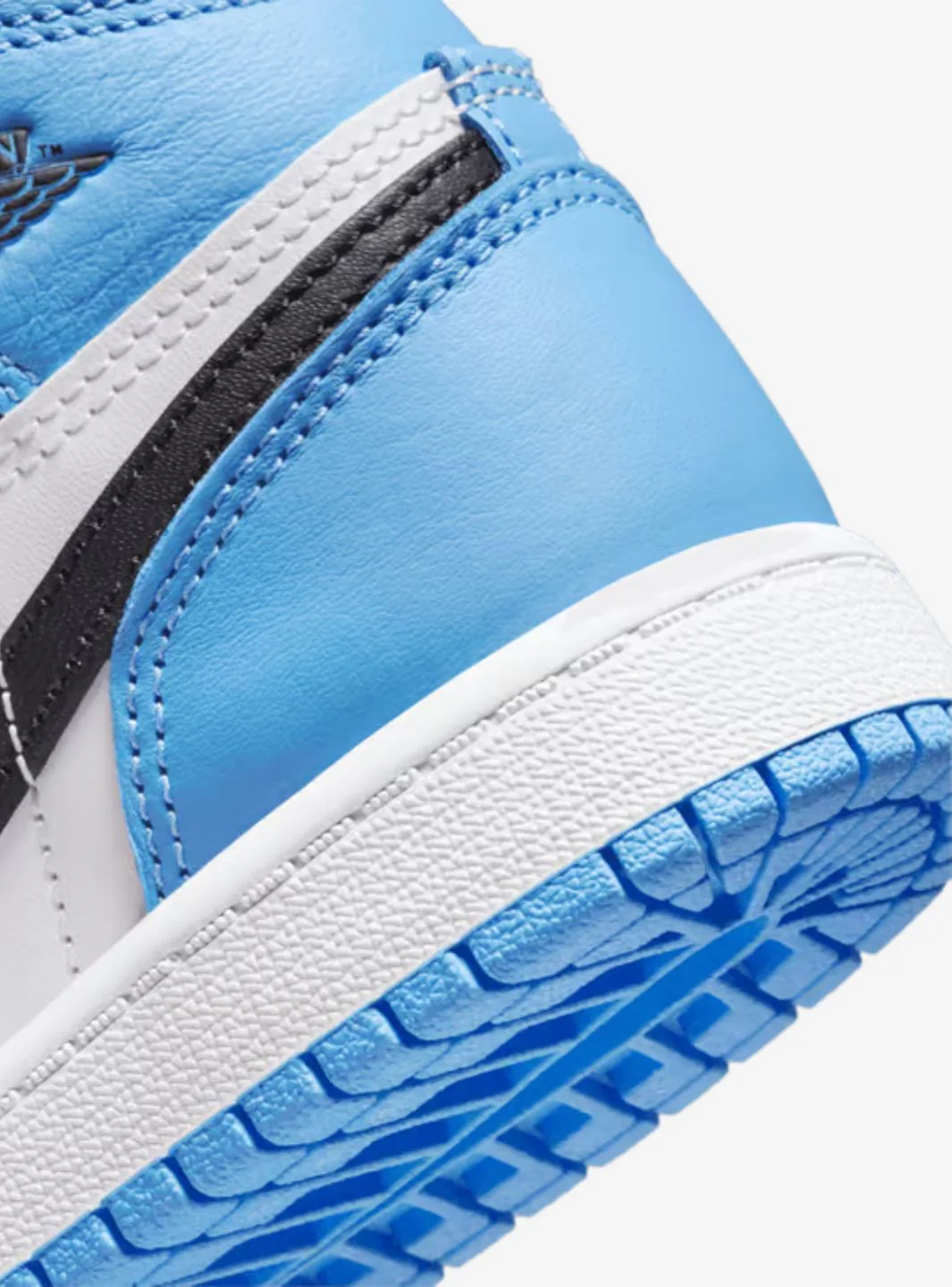 Air Jordan 1 Retro High OG UNC Toe (PS) - Image 5