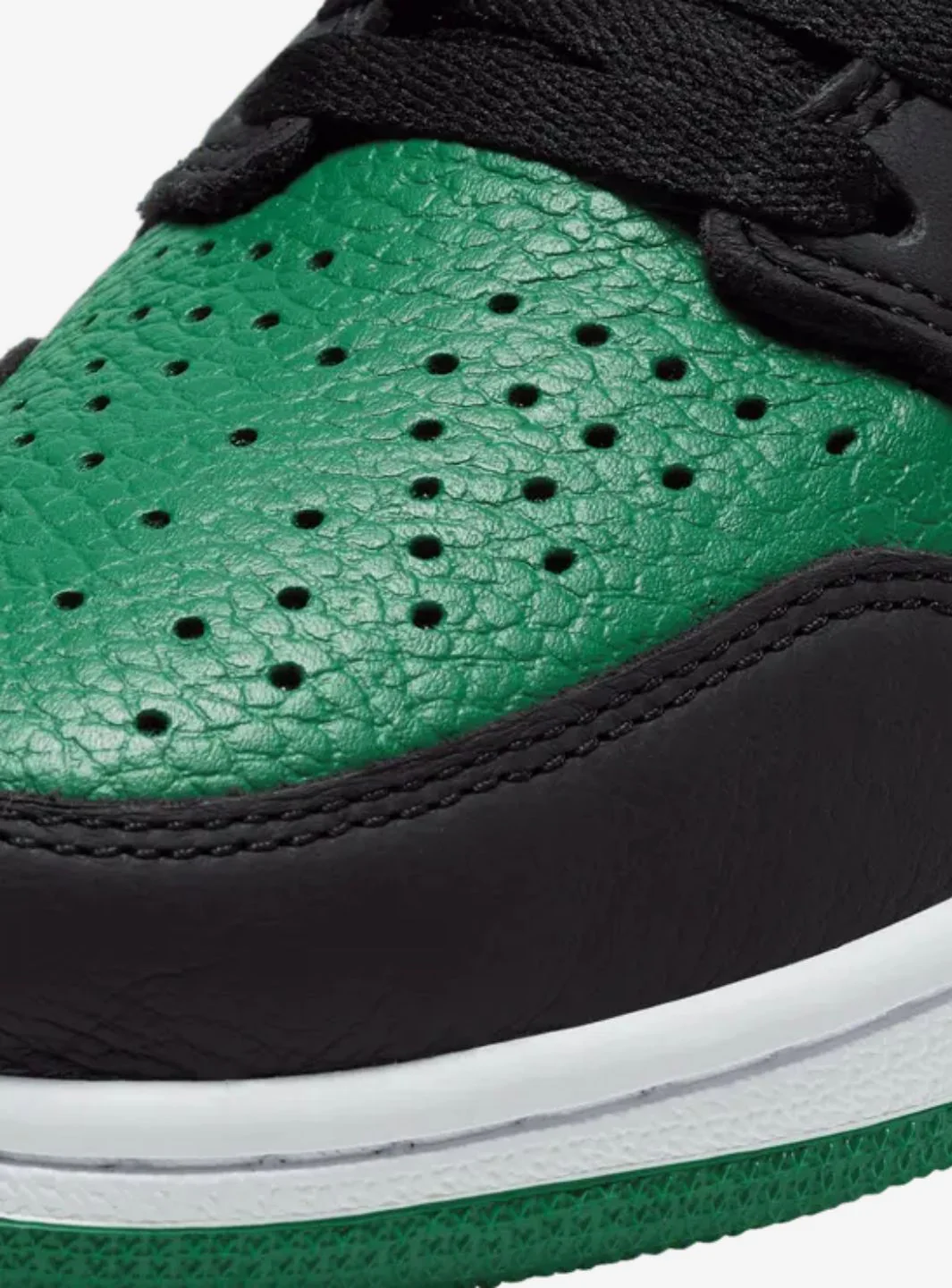 Air Jordan 1 Retro High Pine Green Black - Image 3