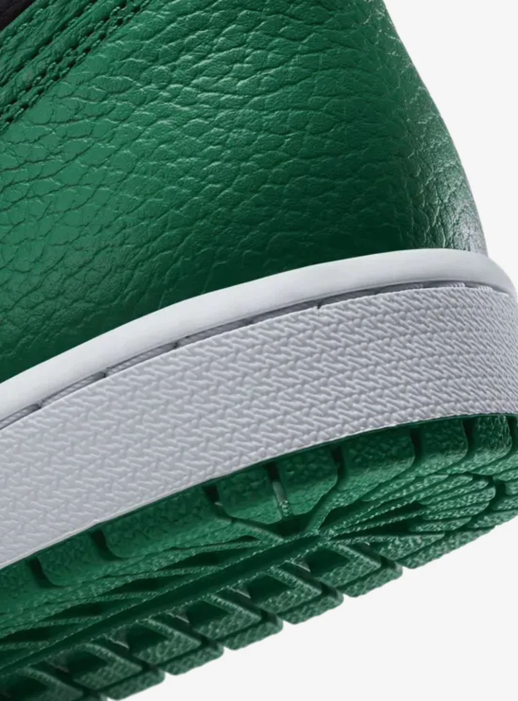 Air Jordan 1 Retro High Pine Green Black - Image 5