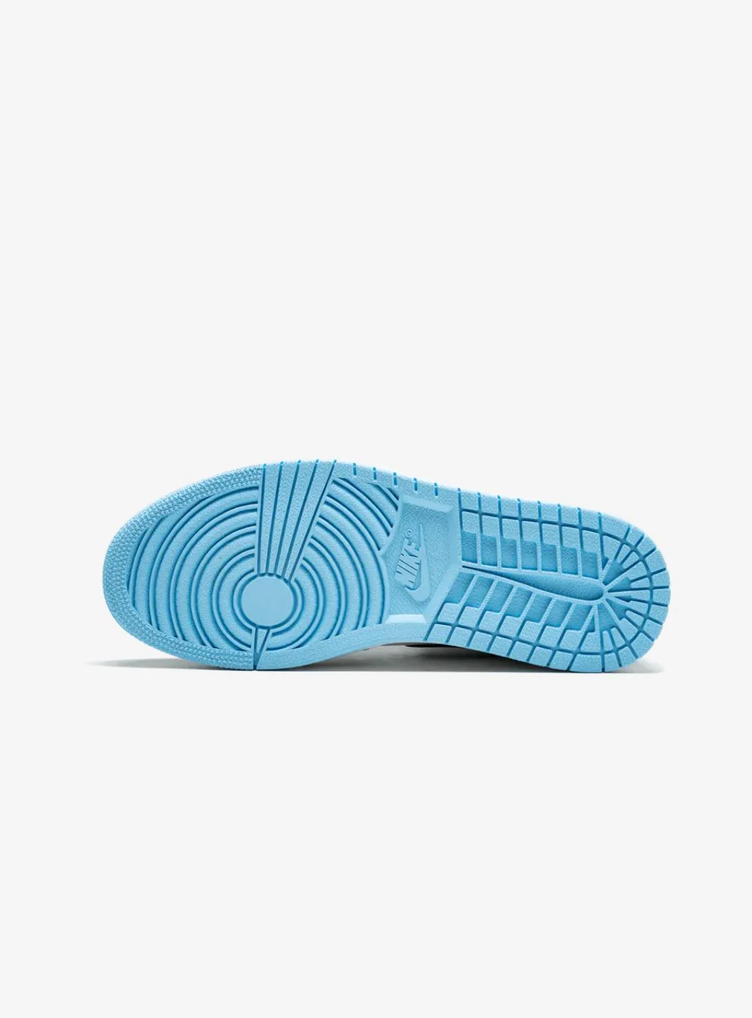 Air Jordan 1 Retro High UNC Patent - Image 4