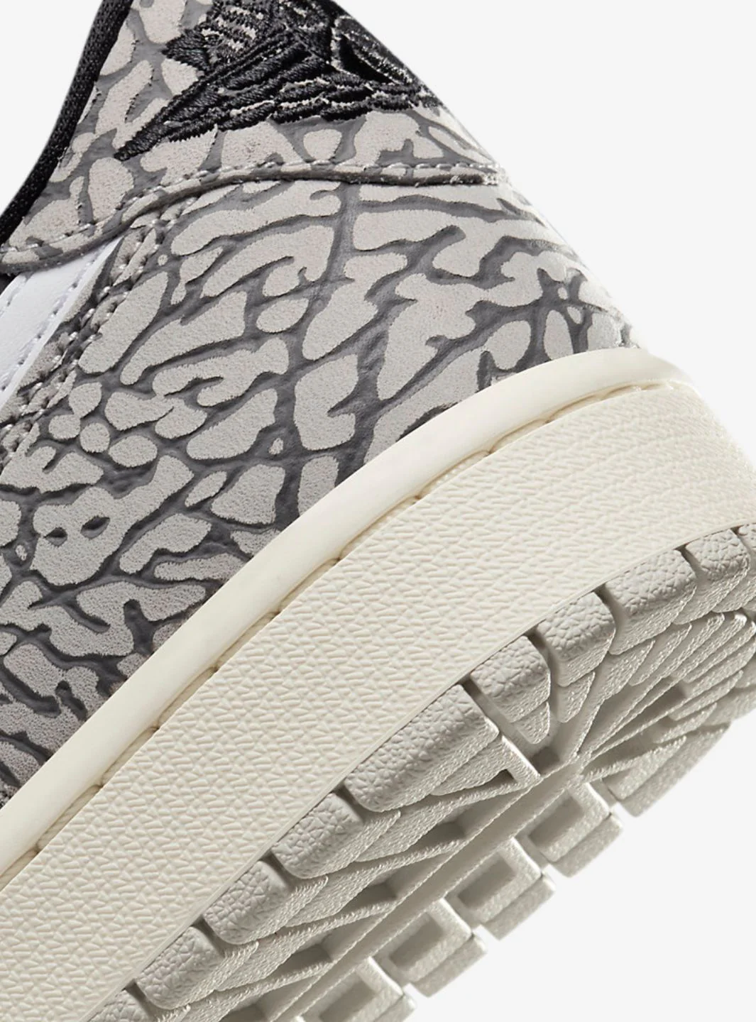 Air Jordan 1 Retro Low OG Black Cement - Image 5