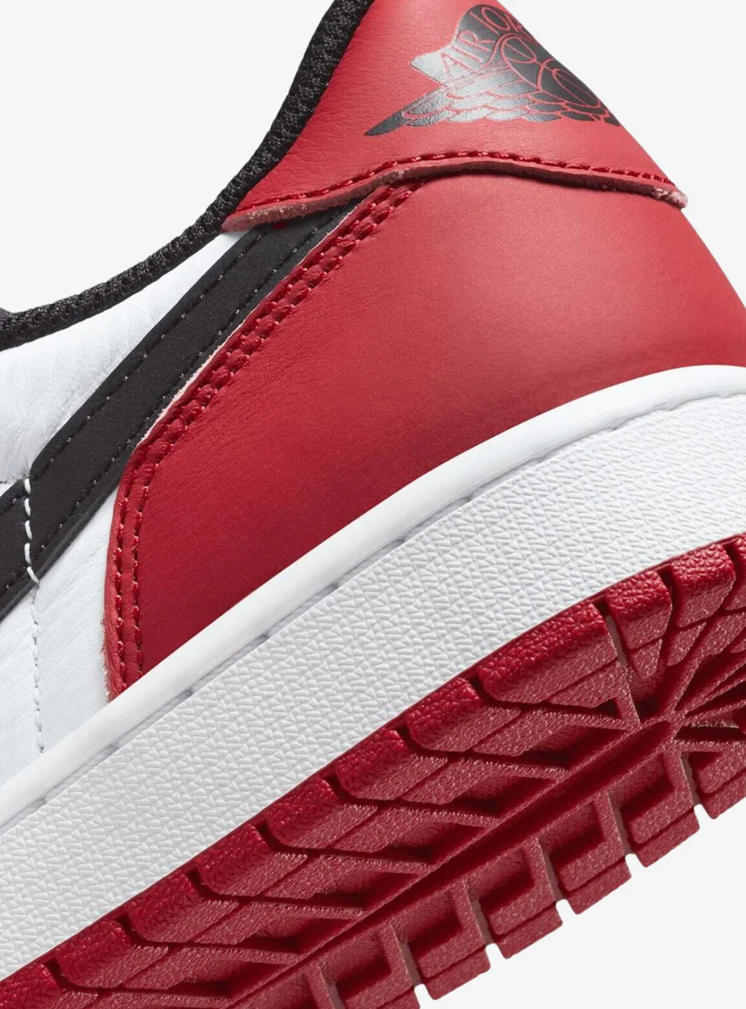 Air Jordan 1 Retro Low OG Black Toe - Image 6
