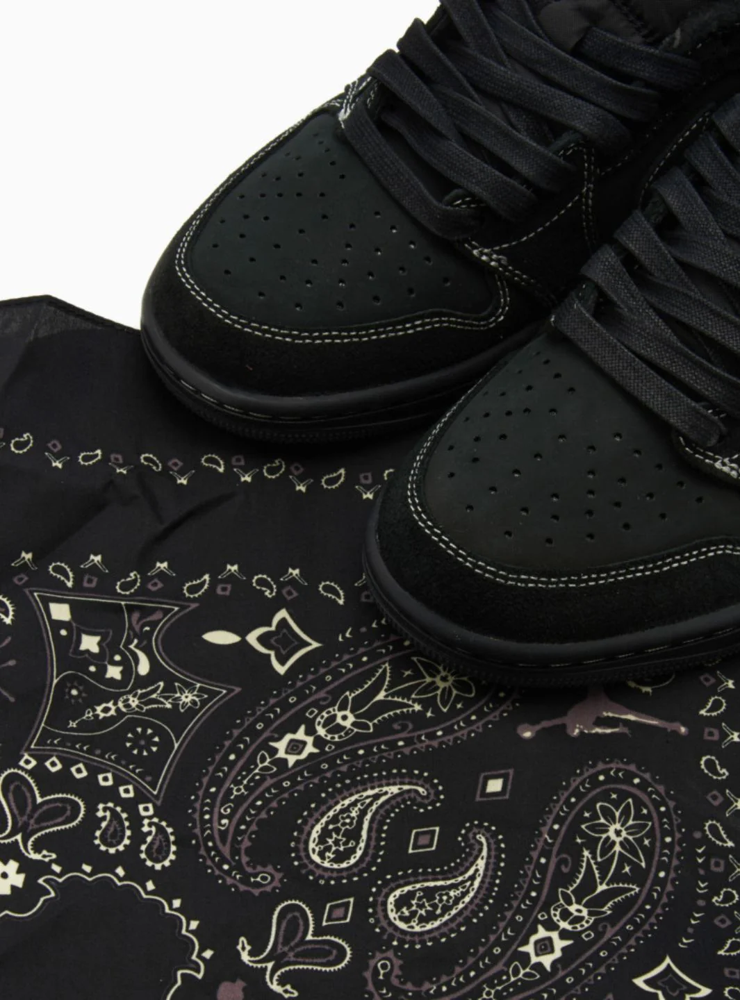 Air Jordan 1 Retro Low OG SP Travis Scott Black Phantom - Image 5