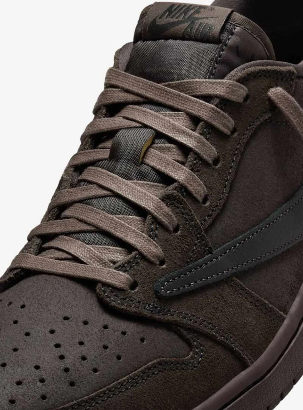 Air Jordan 1 Retro Low OG SP Travis Scott Velvet Brown - Image 3