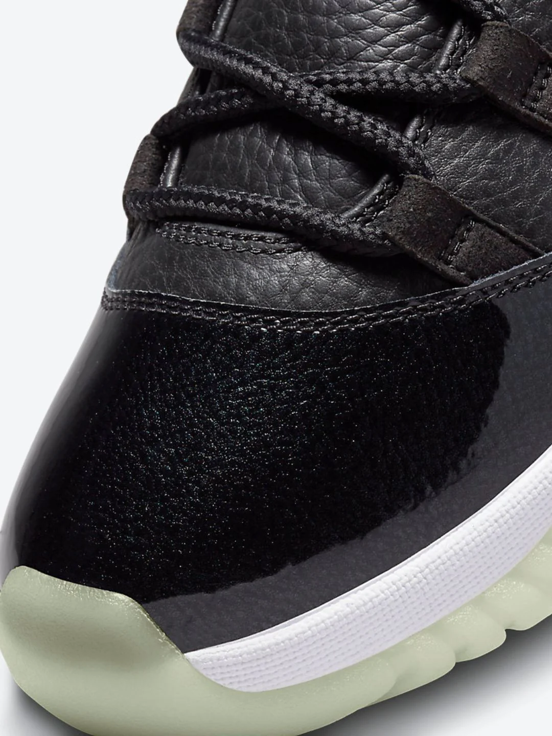 Air Jordan 11 Retro Low 72-10 - Image 3