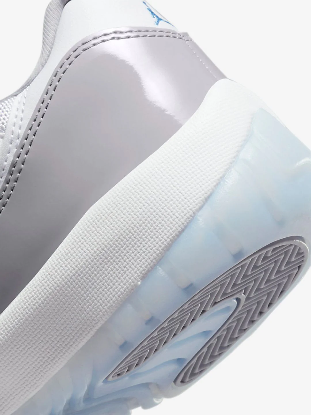 Air Jordan 11 Retro Low Cement Grey - Image 5