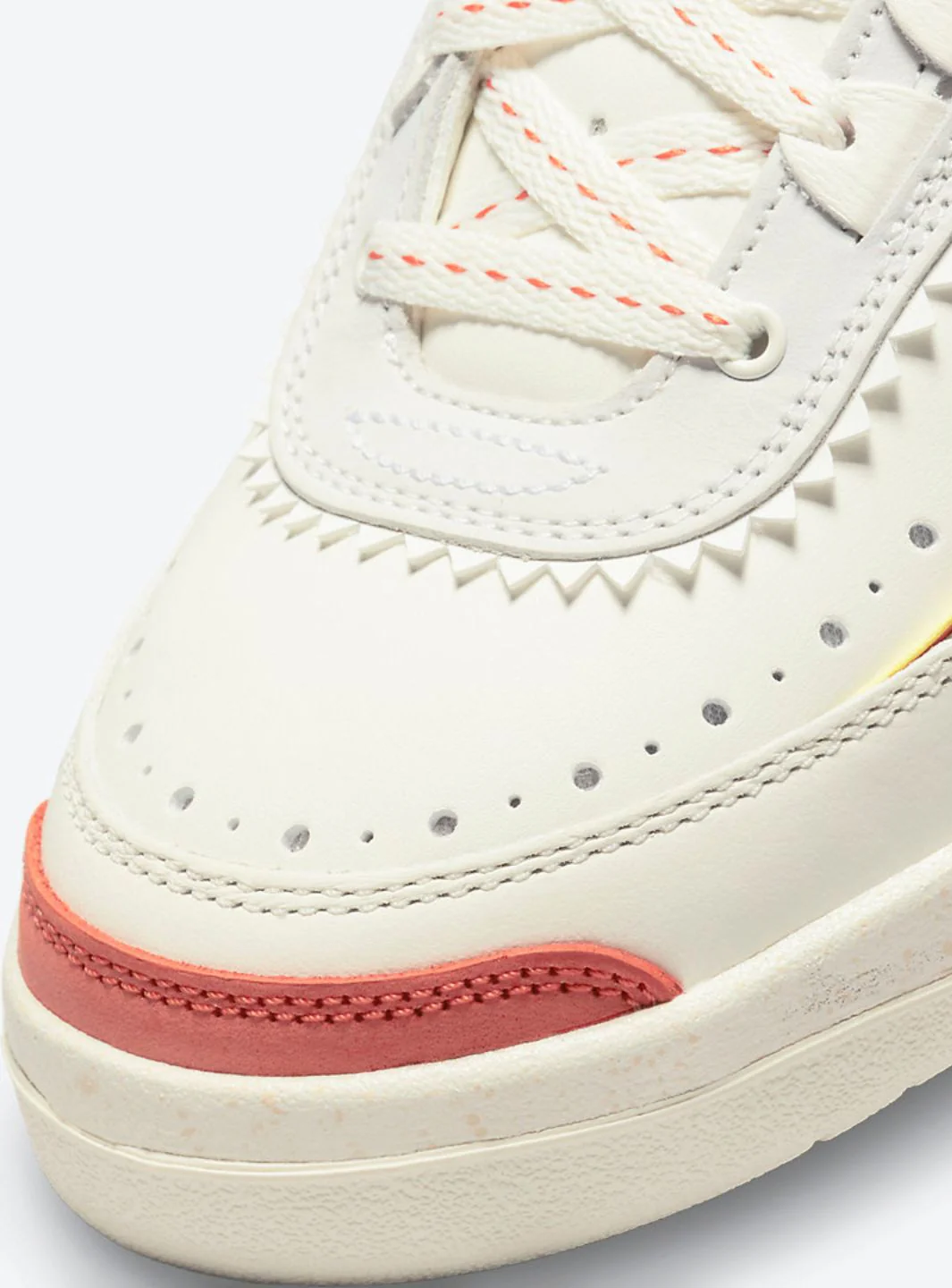 Air Jordan 2 Retro SP Maison Chateau Rouge - Image 3