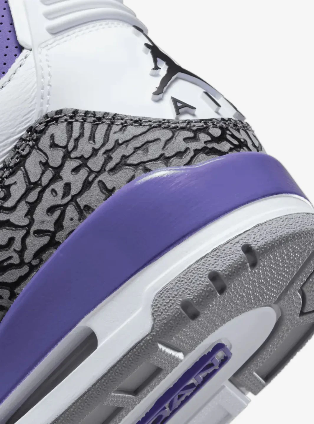 Air Jordan 3 Retro Dark Iris - Image 4
