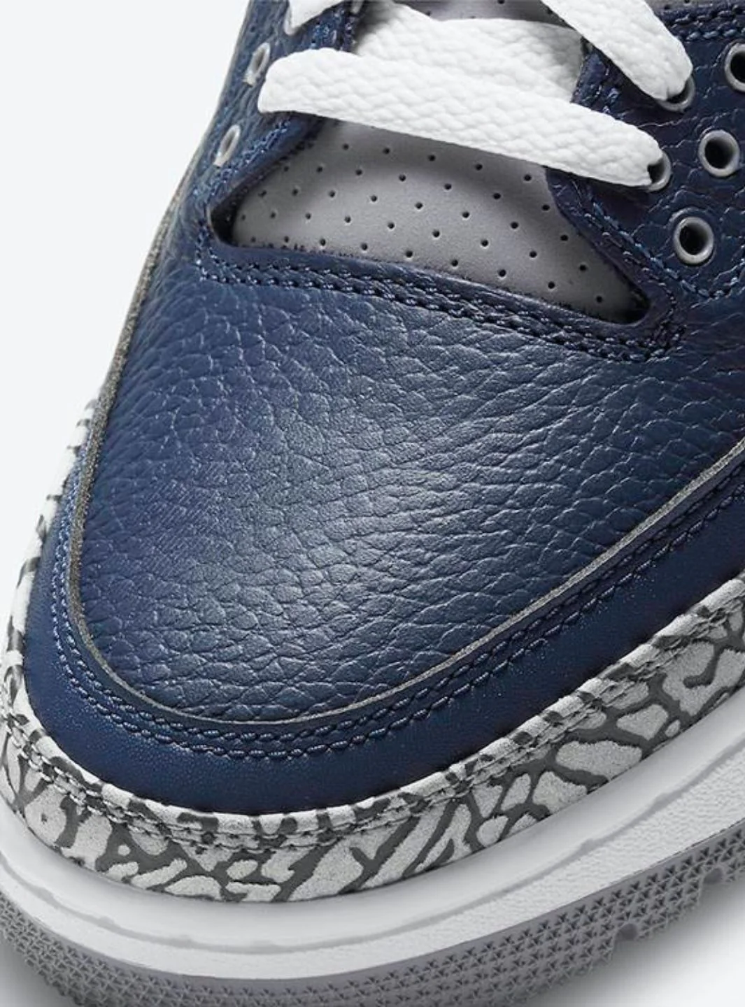 Air Jordan 3 Retro Georgetown (2021) - Image 3