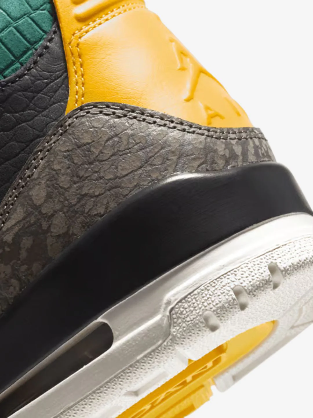 Air Jordan 3 Retro SE Animal Instinct 2.0 - Image 5