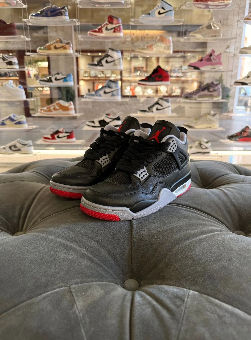 Air Jordan 4 Retro Bred Reimagined - Usato 9.5/10 - Image 3