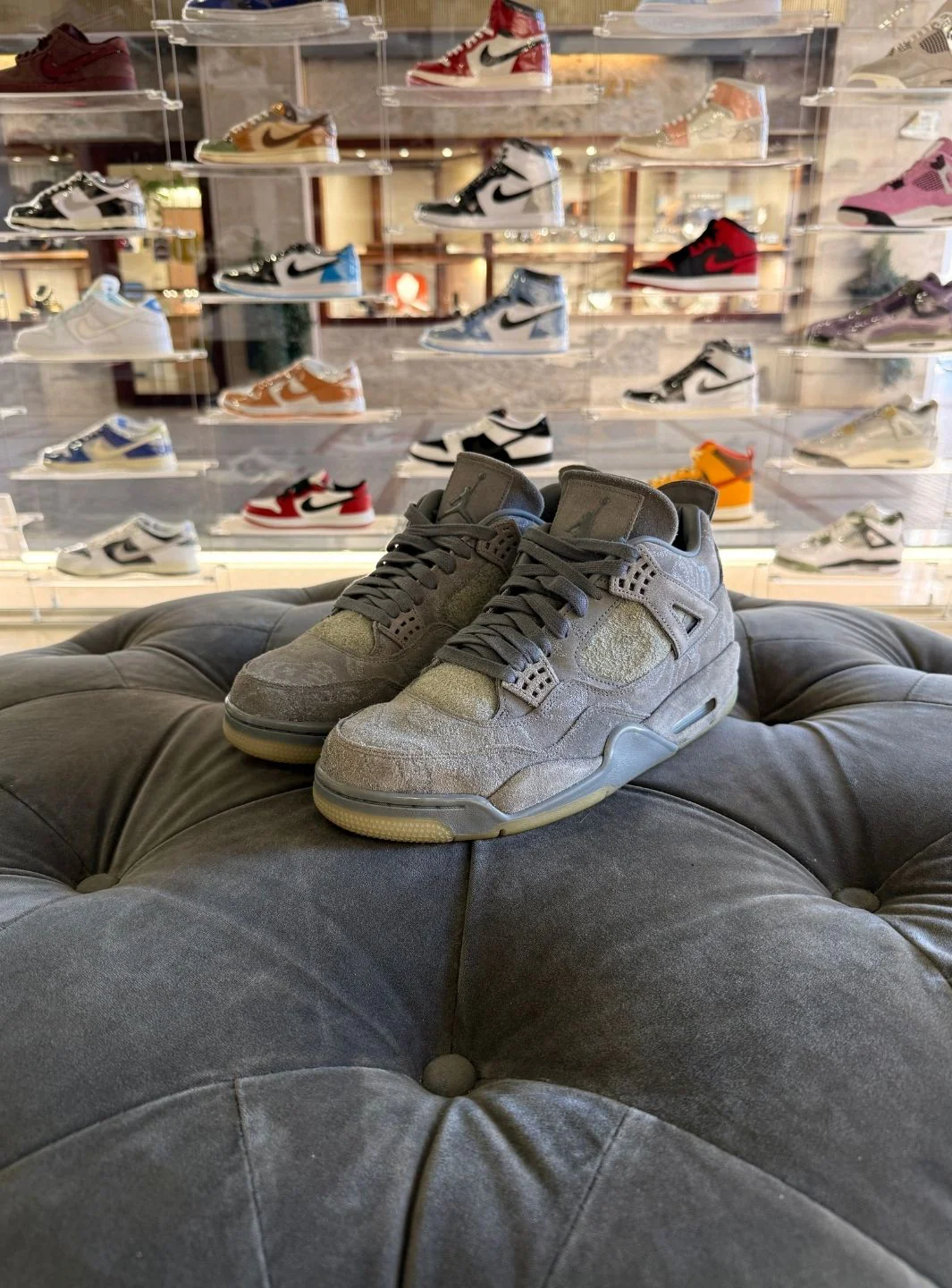Air Jordan 4 Retro Kaws - Usato 9.5/10 - Image 3