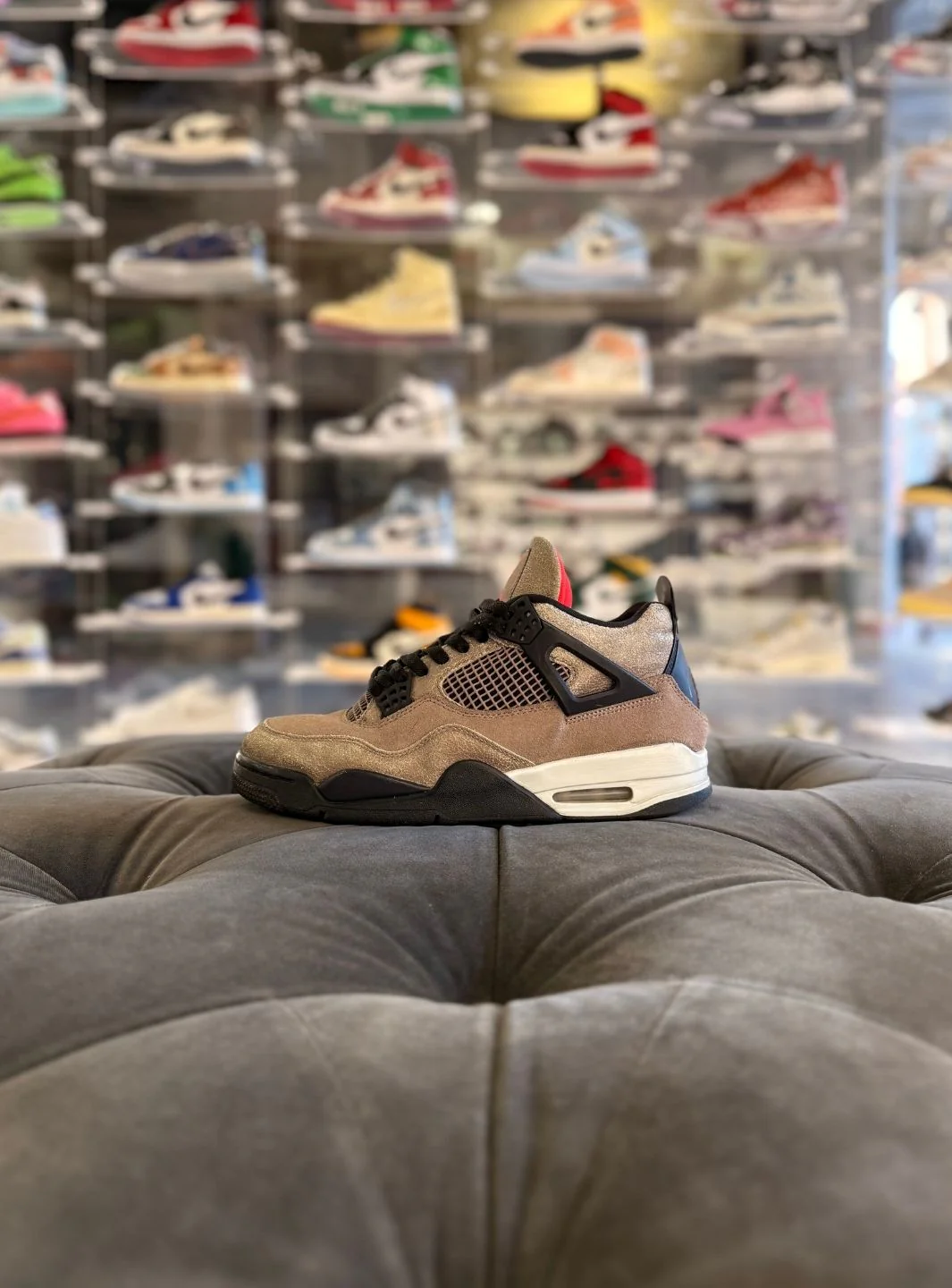 Air Jordan 4 Retro Taupe Haze - Usato 9/10