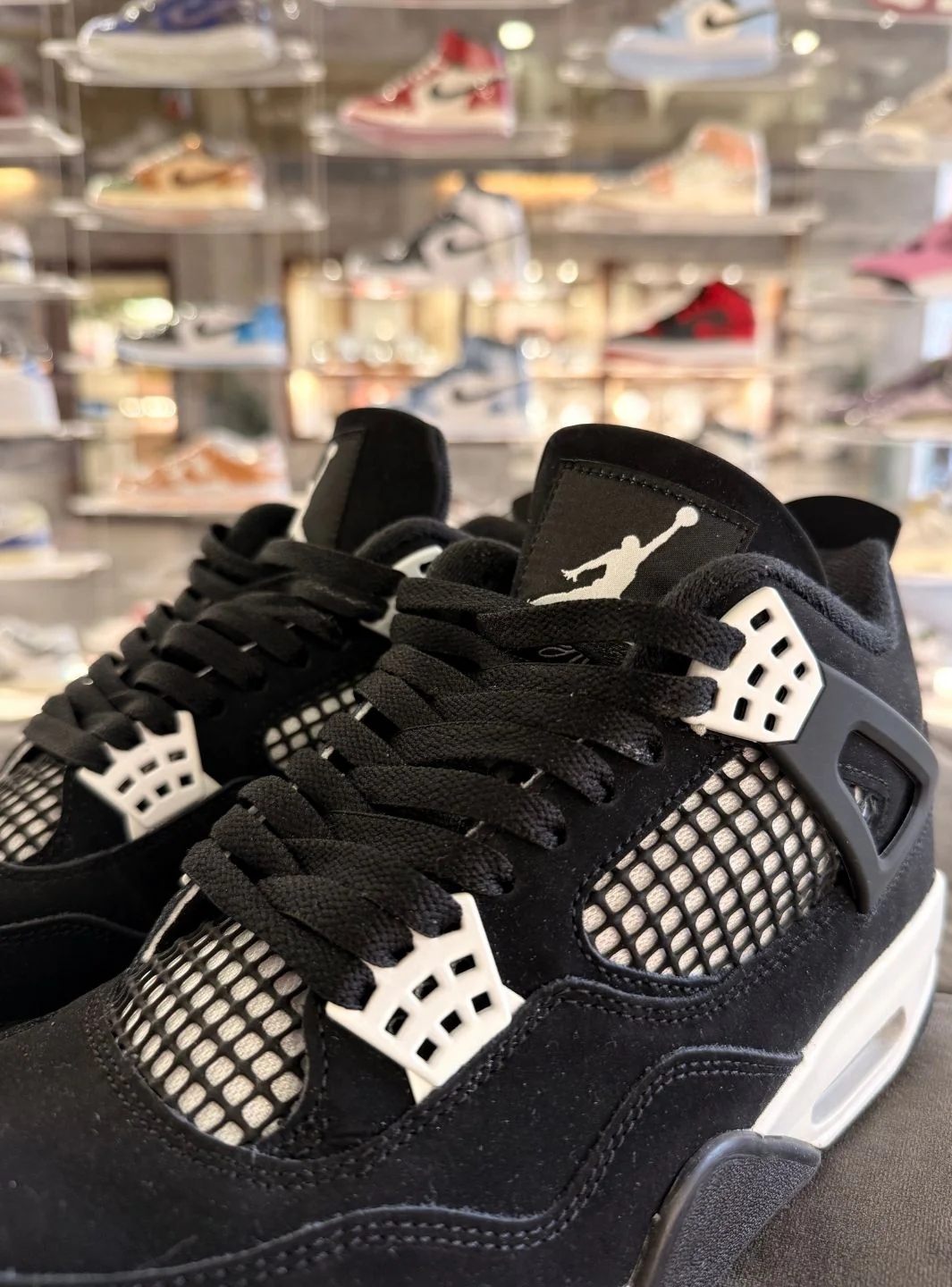 Air Jordan 4 Retro White Thunder - Usato 9.5/10 - Image 11
