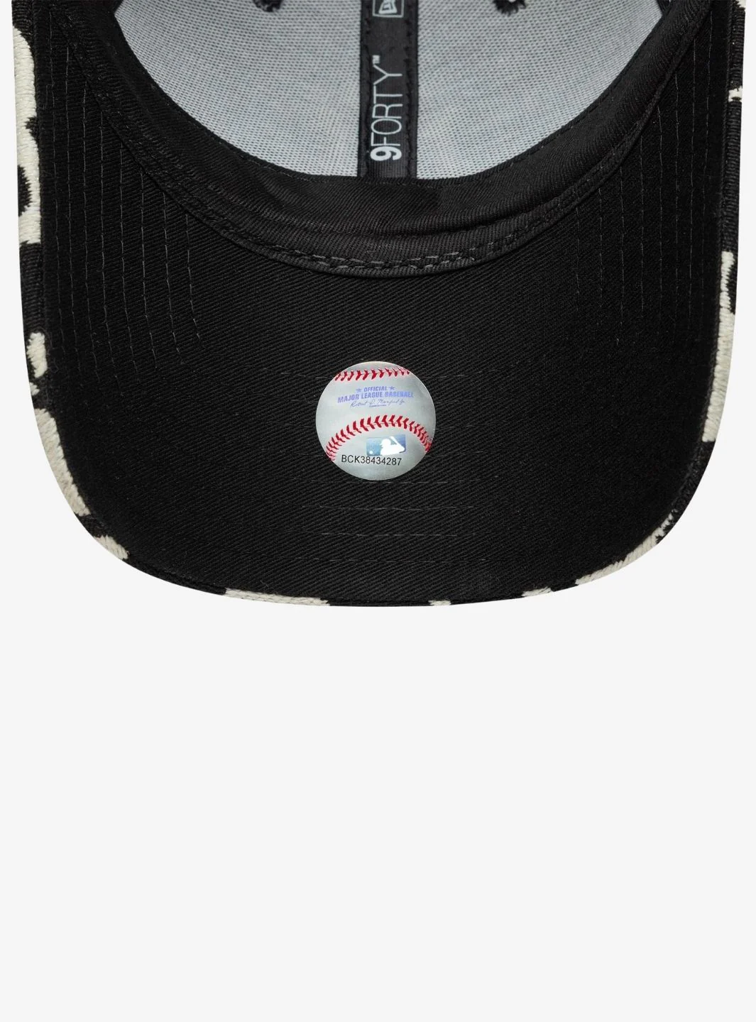 New Era New York Yankees MLB Cow Midi Black 9FORTY Cap - Image 5