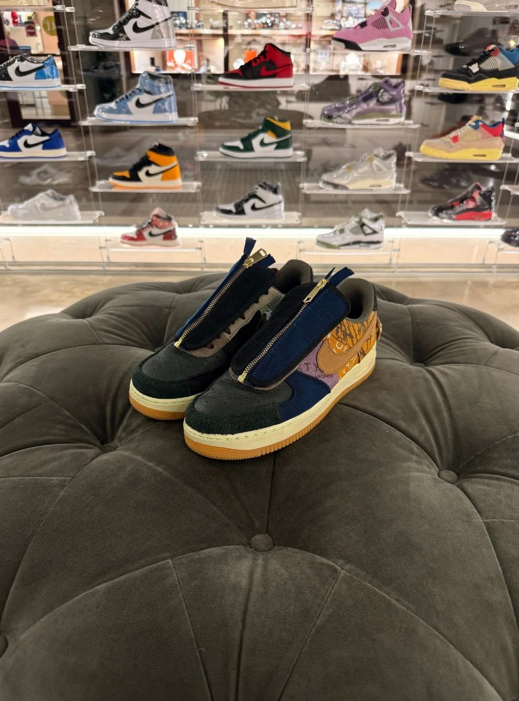 Nike Air Force 1 Low Travis Scott Cactus Jack - Usato 9/10 - Image 3