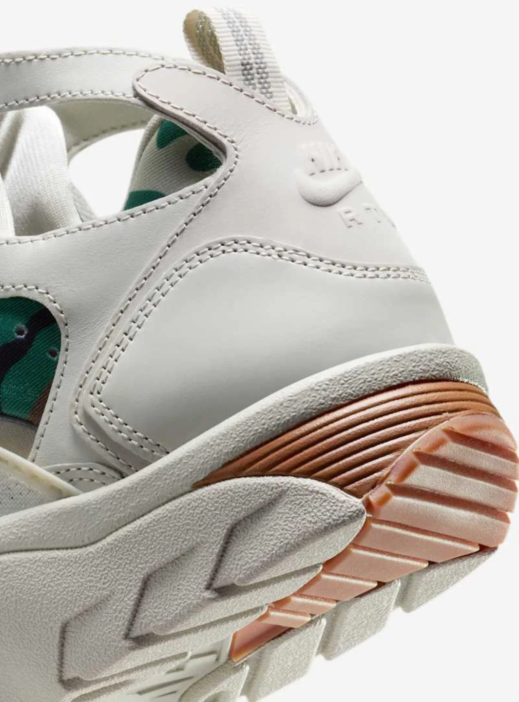 Nike Air Trainer Huarache Corteiz Light Bone - Image 5