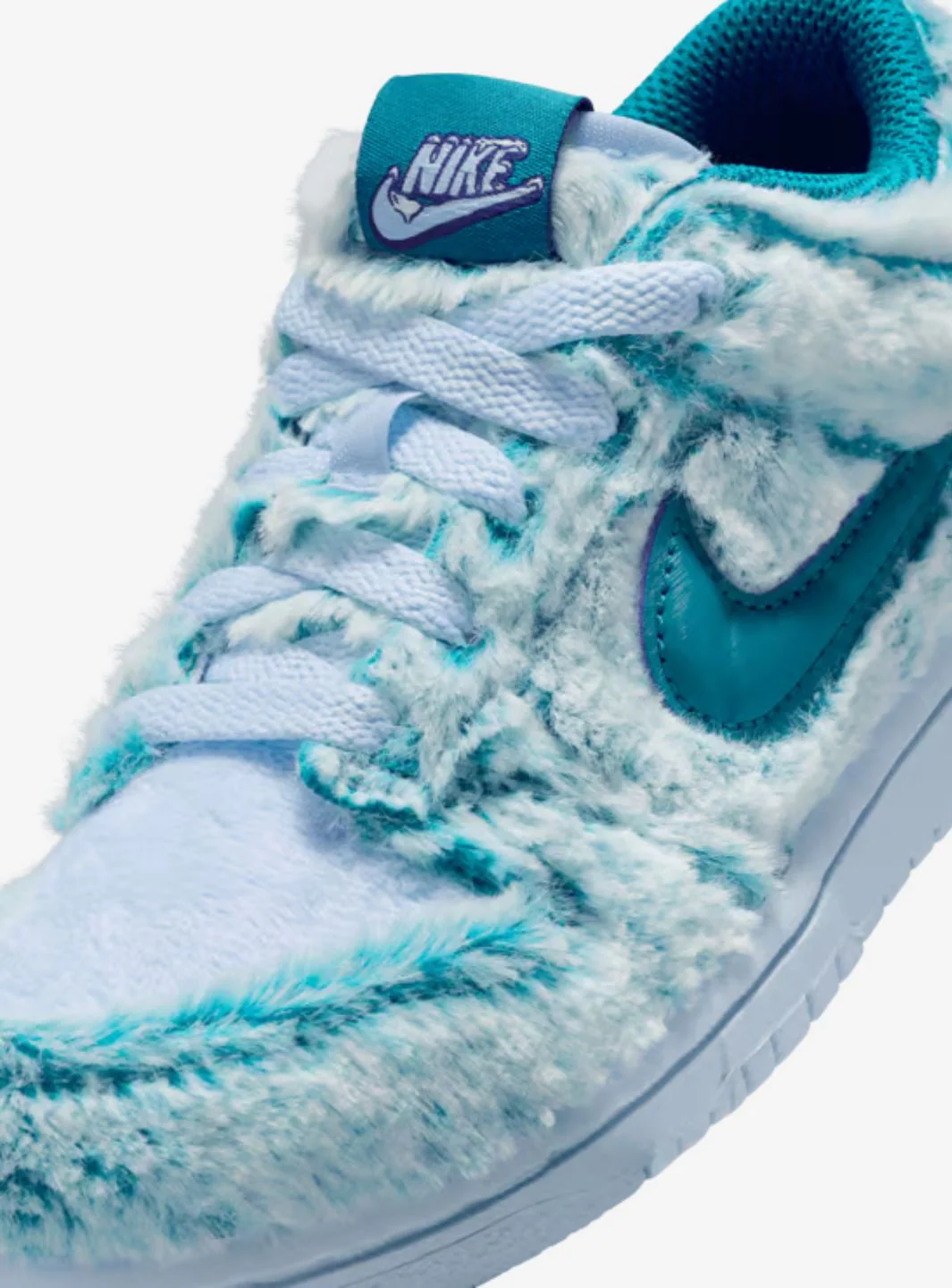Nike Dunk Low Abominable Snowman (GS) - Image 3