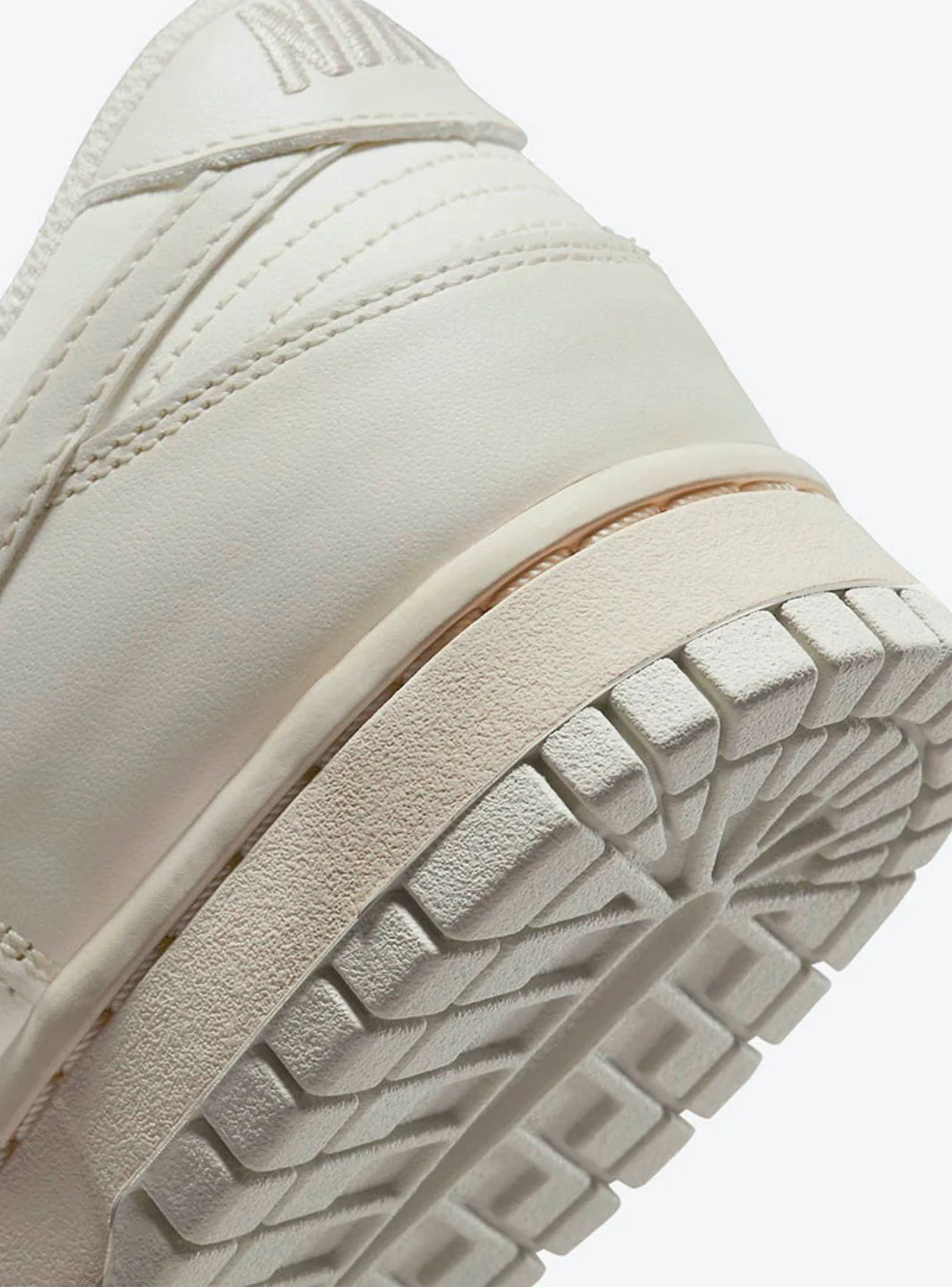 Nike Dunk Low Sail Light Bone - Image 5