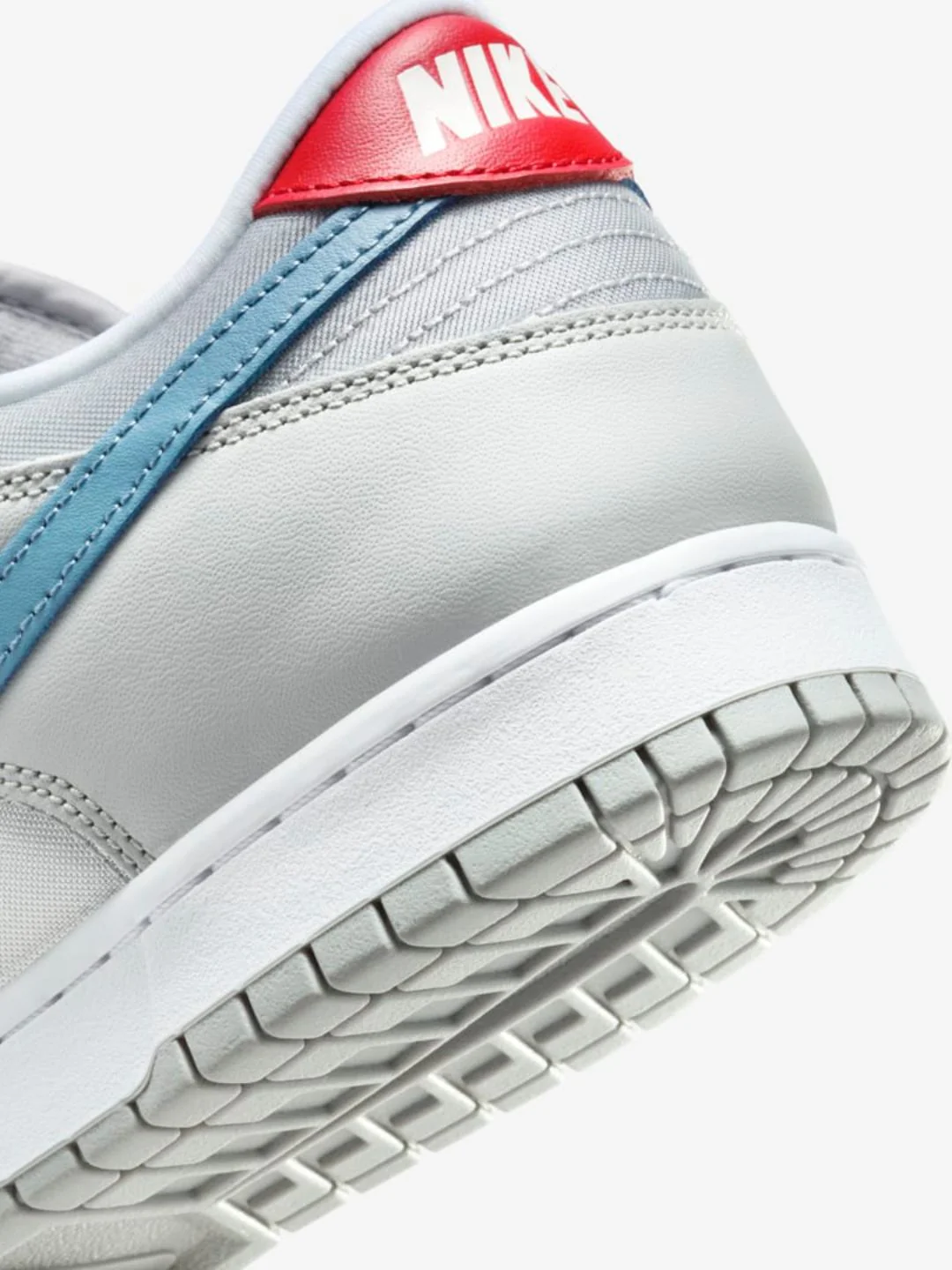 Nike Dunk Low Silver Surfer (2024) - Image 5