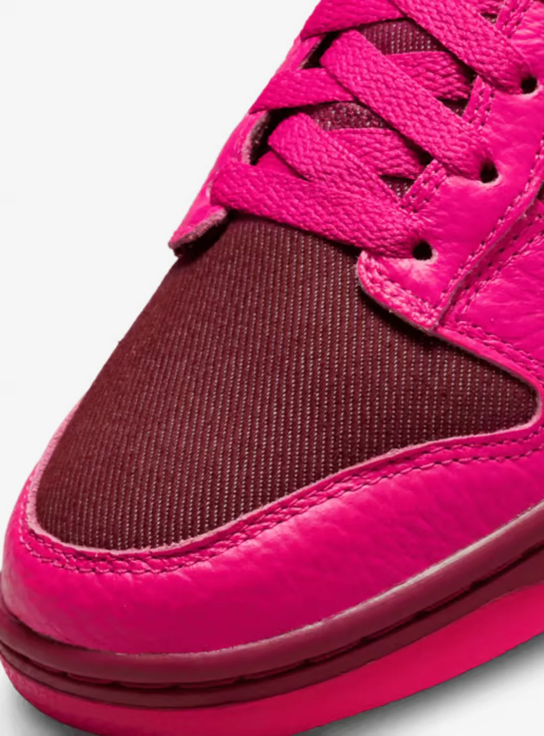 Nike Dunk Low Valentine's Day (2022) (W) - Image 3