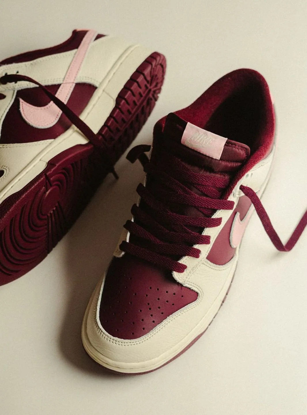 Nike Dunk Low Retro PRM Valentine's Day (2023) - Image 4