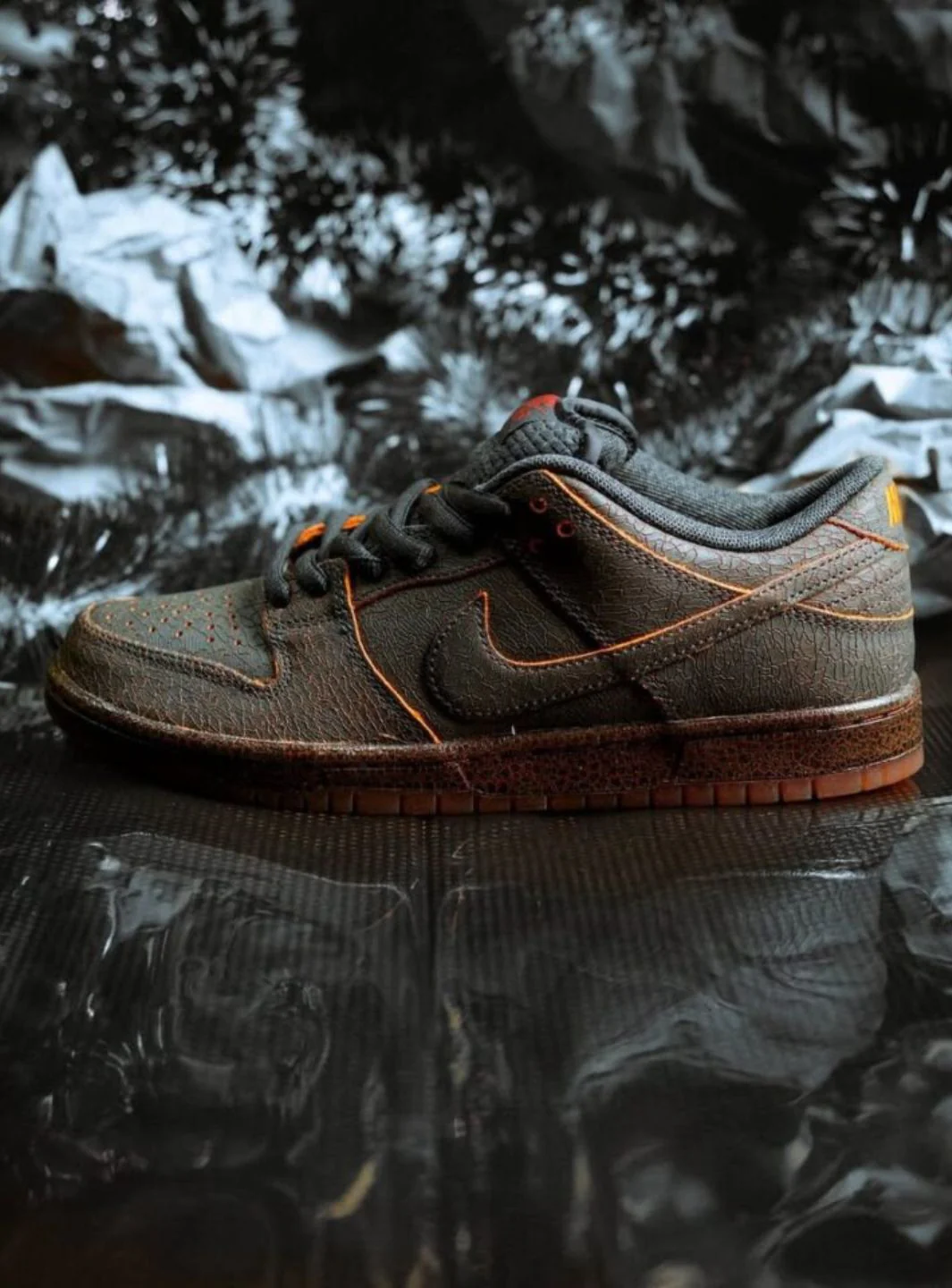 Nike Dunk SB Low Krampus - Image 13