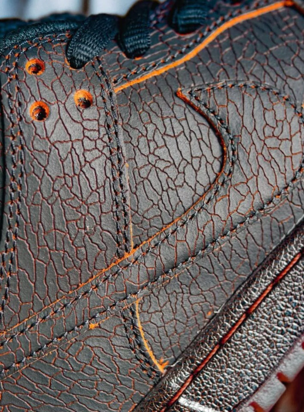 Nike Dunk SB Low Krampus - Image 17