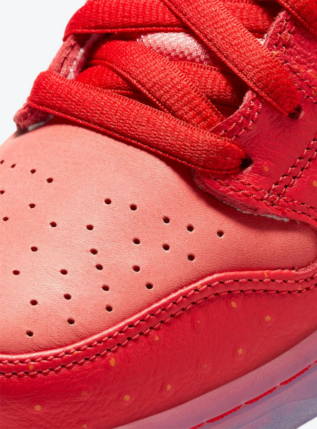 Nike SB Dunk High Strawberry Cough - Image 3