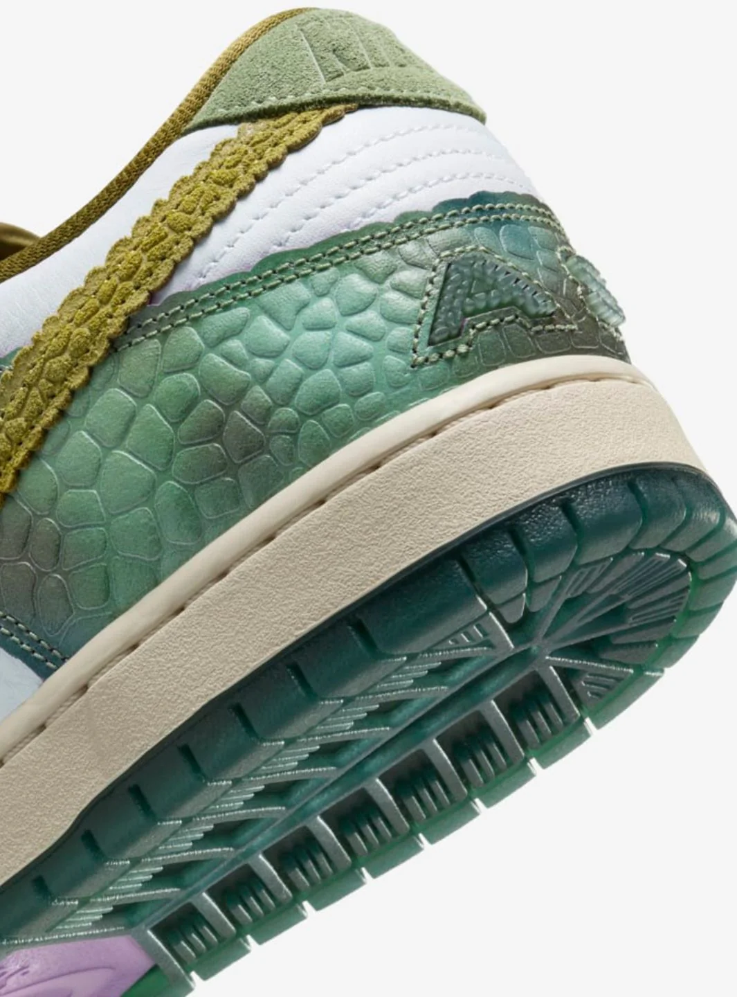 Nike SB Dunk Low Alexis Sablone Chameleon - Image 7