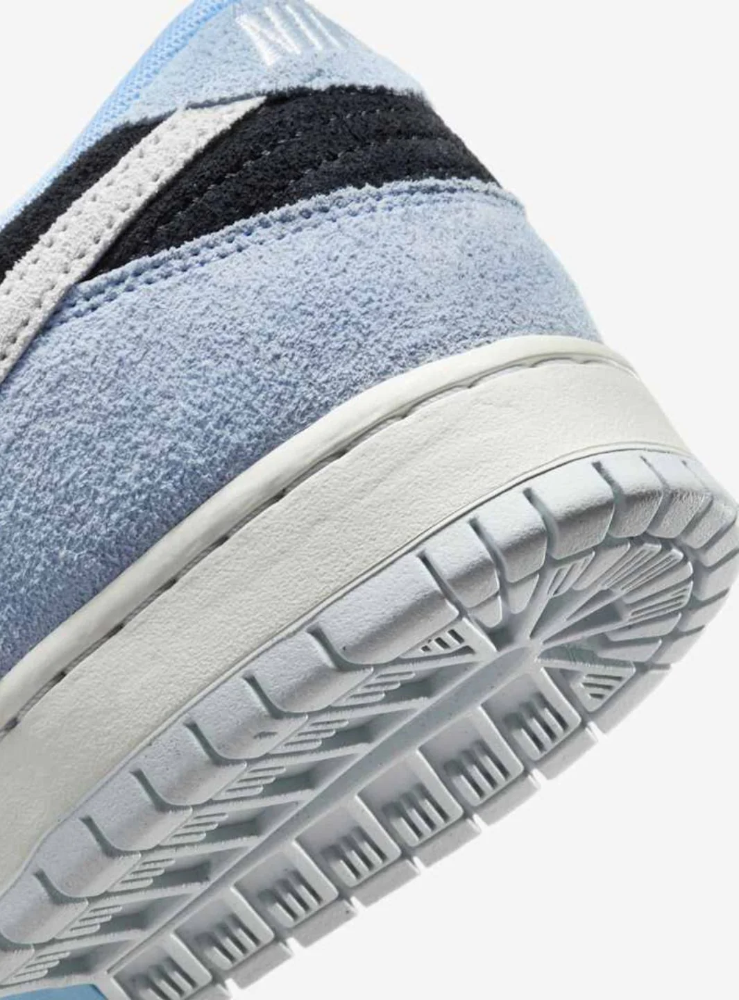Nike SB Dunk Low Black Aluminum - Image 5