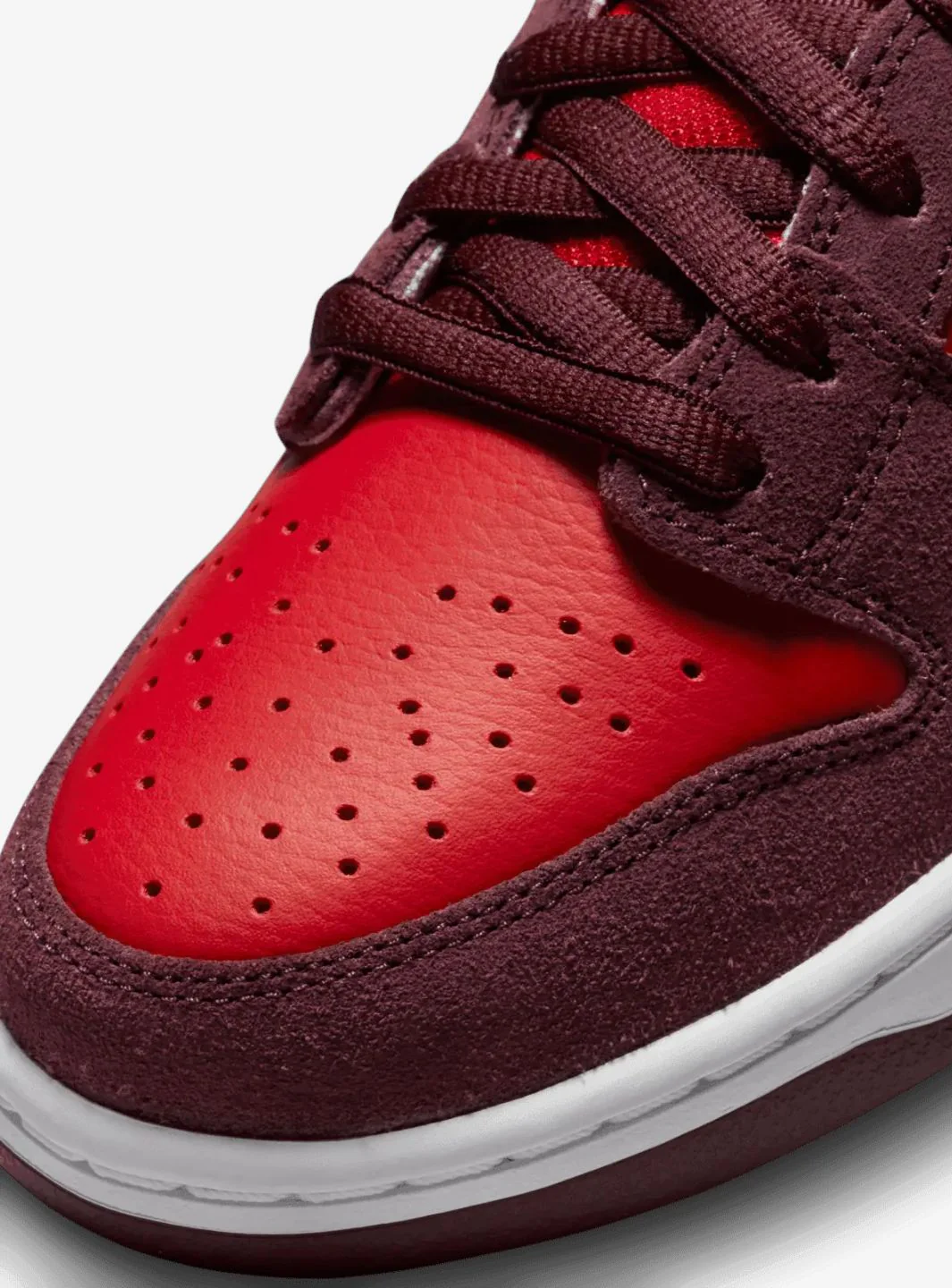 Nike SB Dunk Low Cherry - Image 4