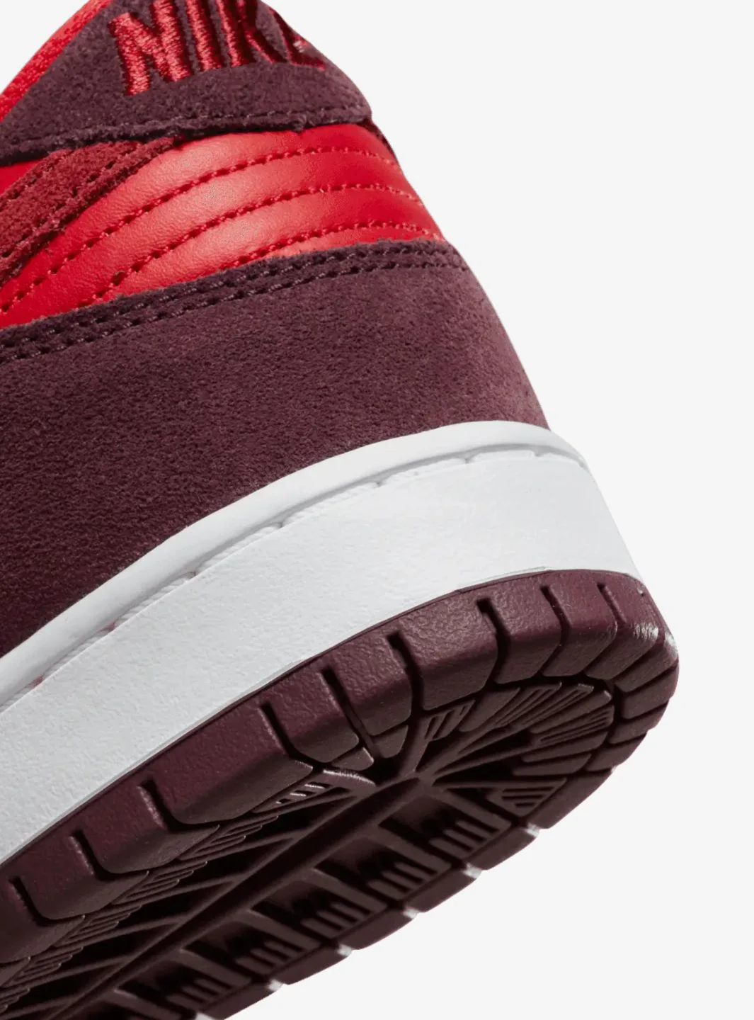 Nike SB Dunk Low Cherry - Image 5