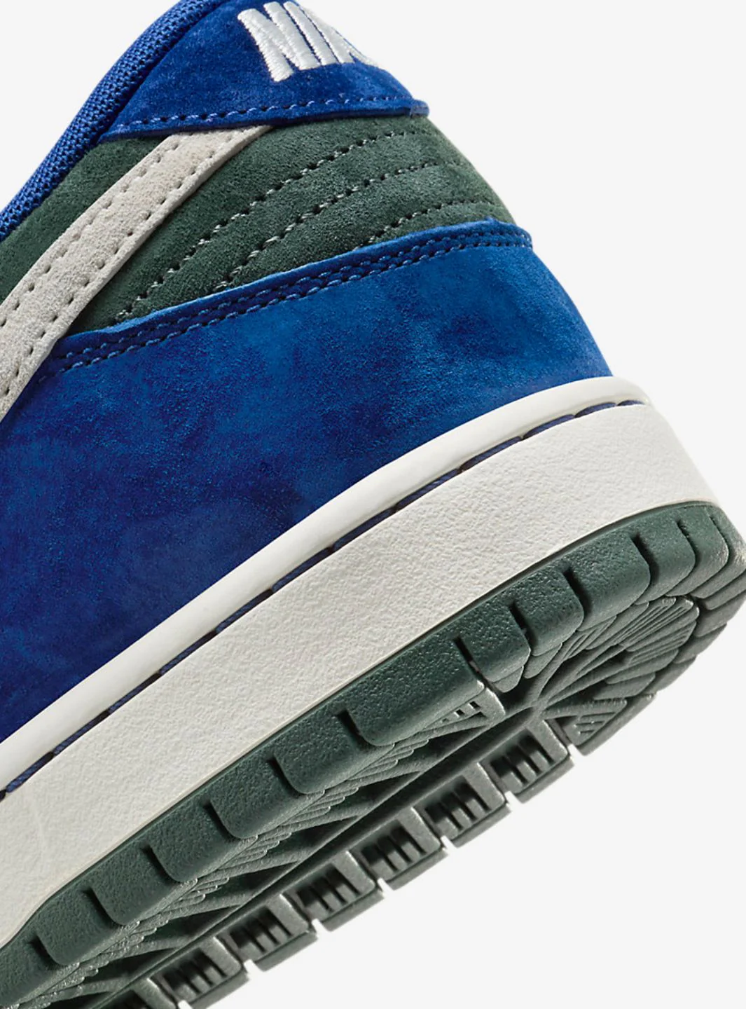Nike SB Dunk Low Deep Royal Blue - Image 5