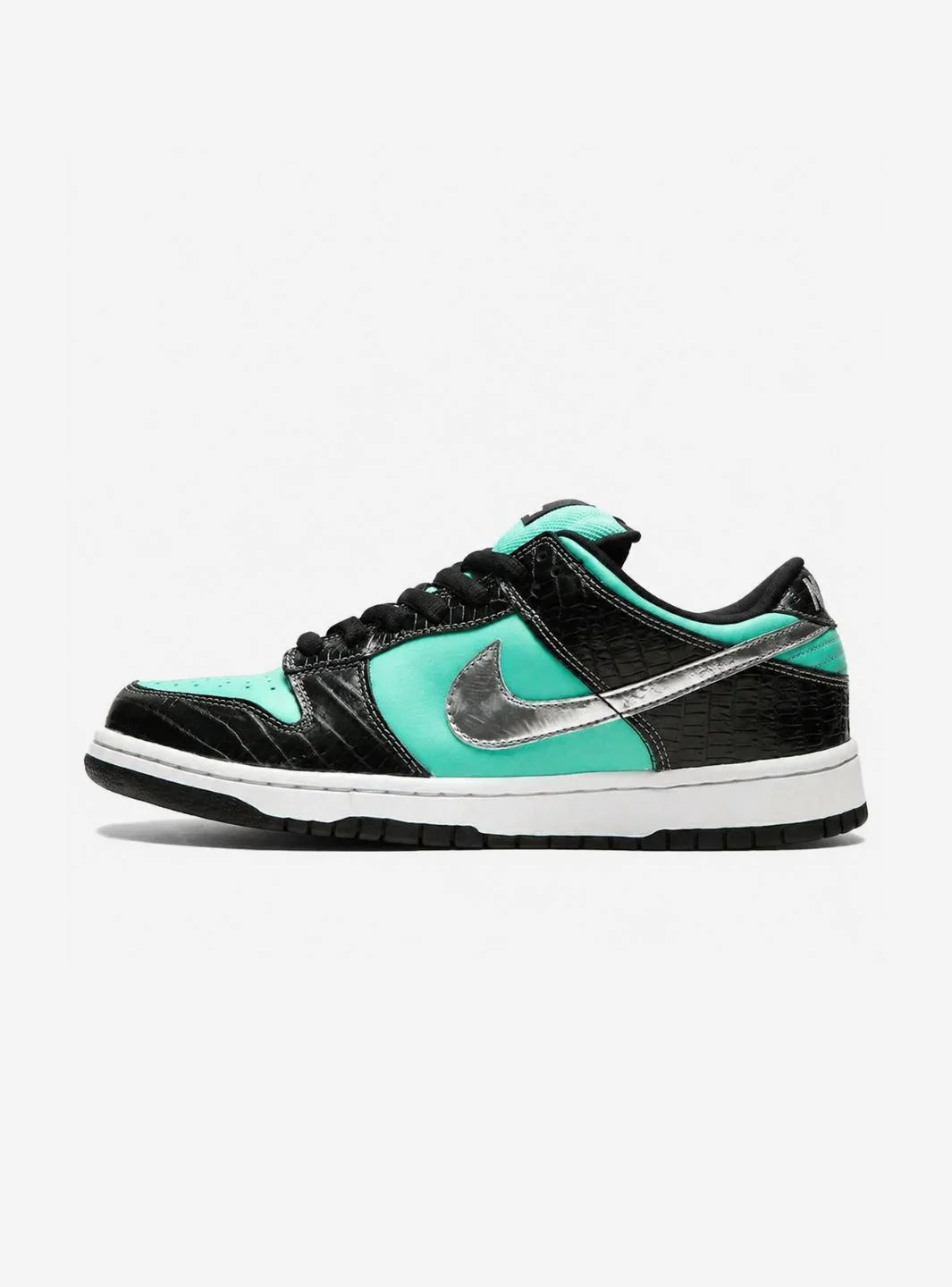 Nike SB Dunk Low Diamond Supply Co.
