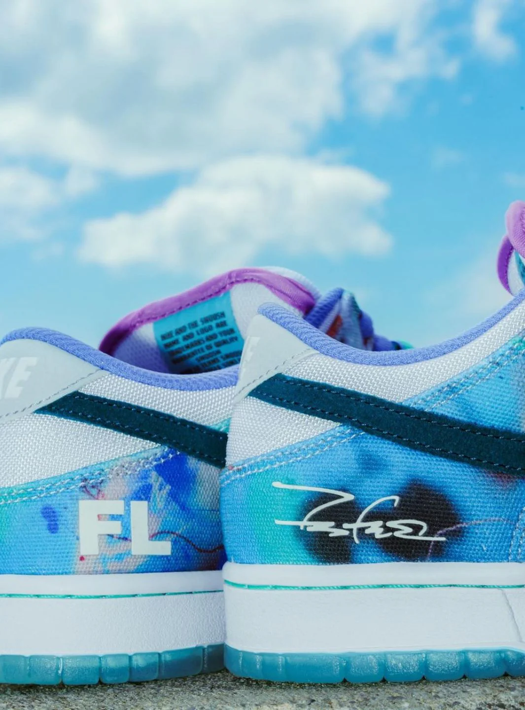 Nike SB Dunk Low Futura Laboratories Bleached Aqua - Image 17