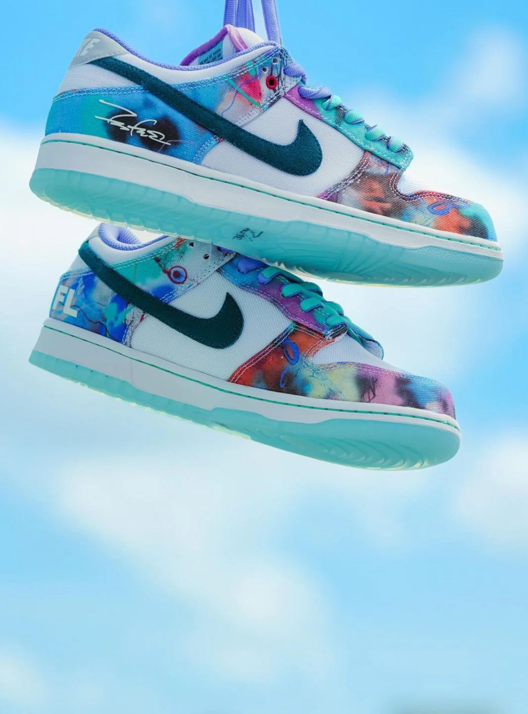 Nike SB Dunk Low Futura Laboratories Bleached Aqua - Image 18