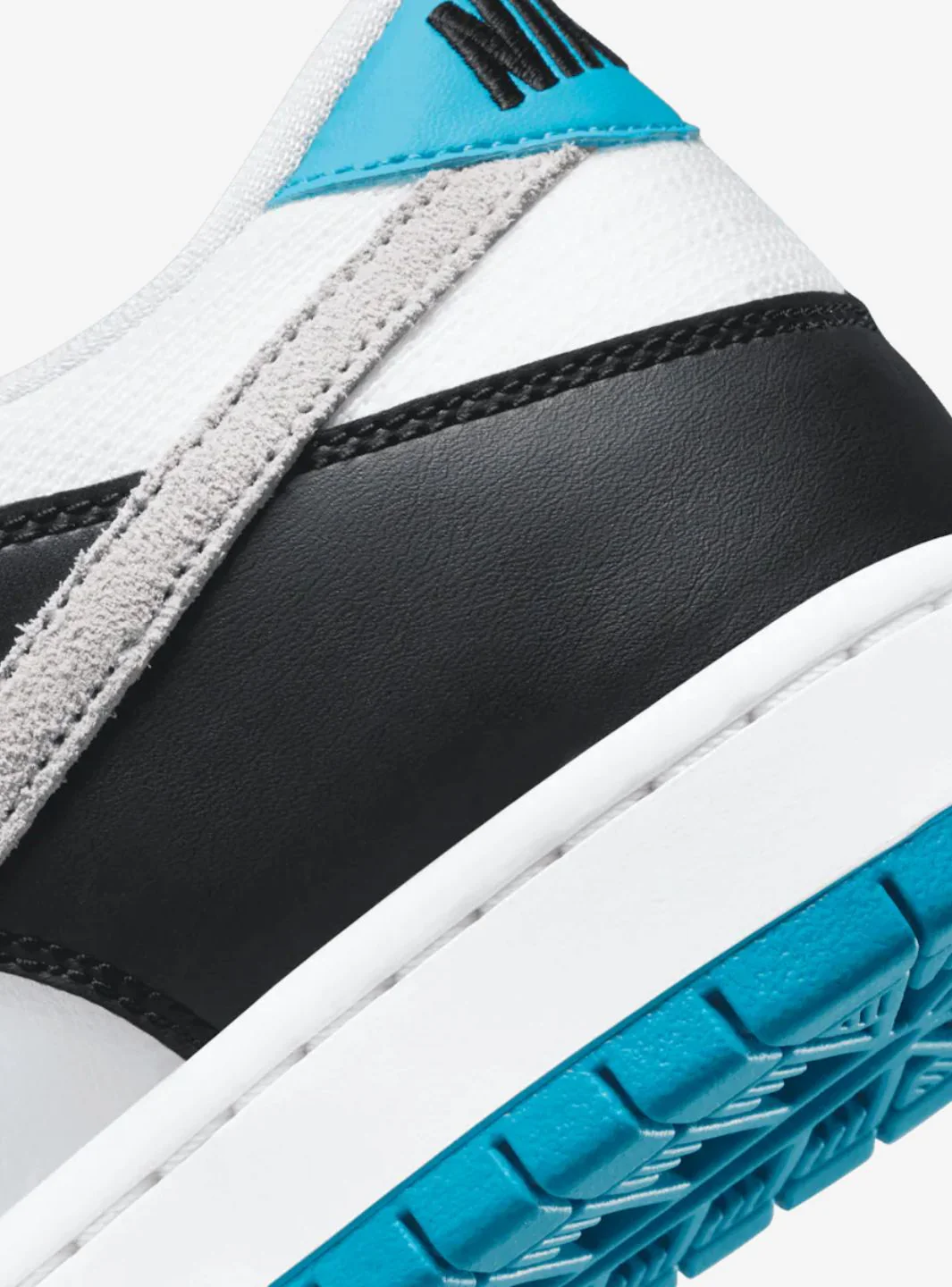 Nike SB Dunk Low Laser Blue - Image 5