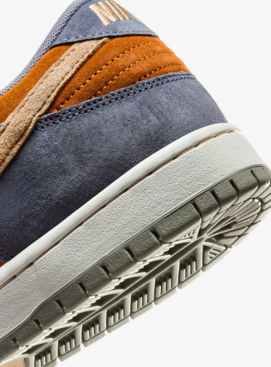 Nike SB Dunk Low Light Carbon Monarch - Image 5